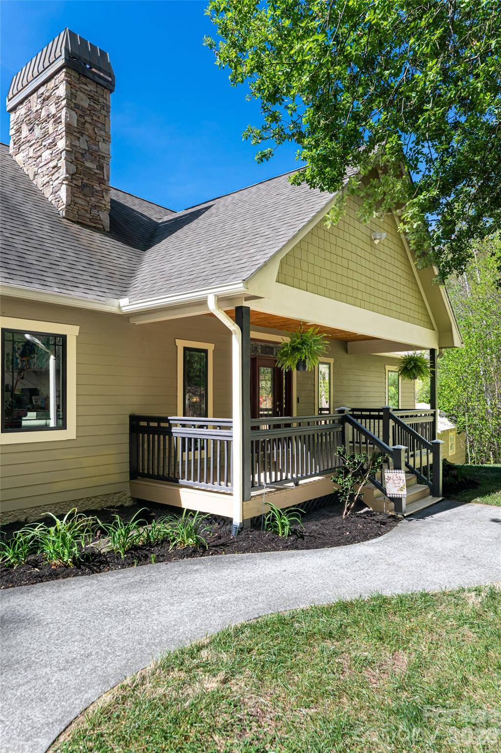 36 Snowshoe DR, Asheville, NC 28803