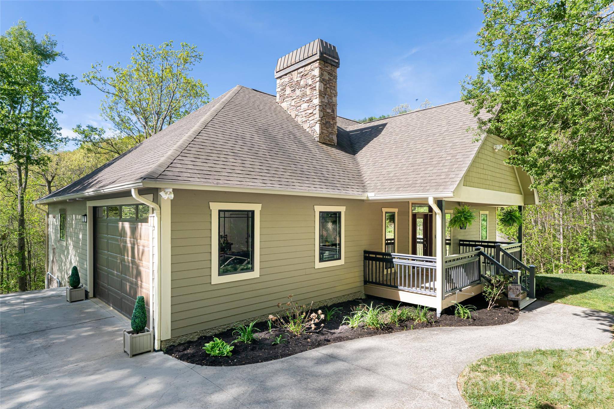 36 Snowshoe DR, Asheville, NC 28803