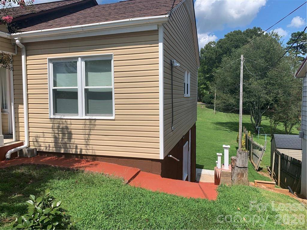 544 N Center ST #D, Statesville, NC 28677