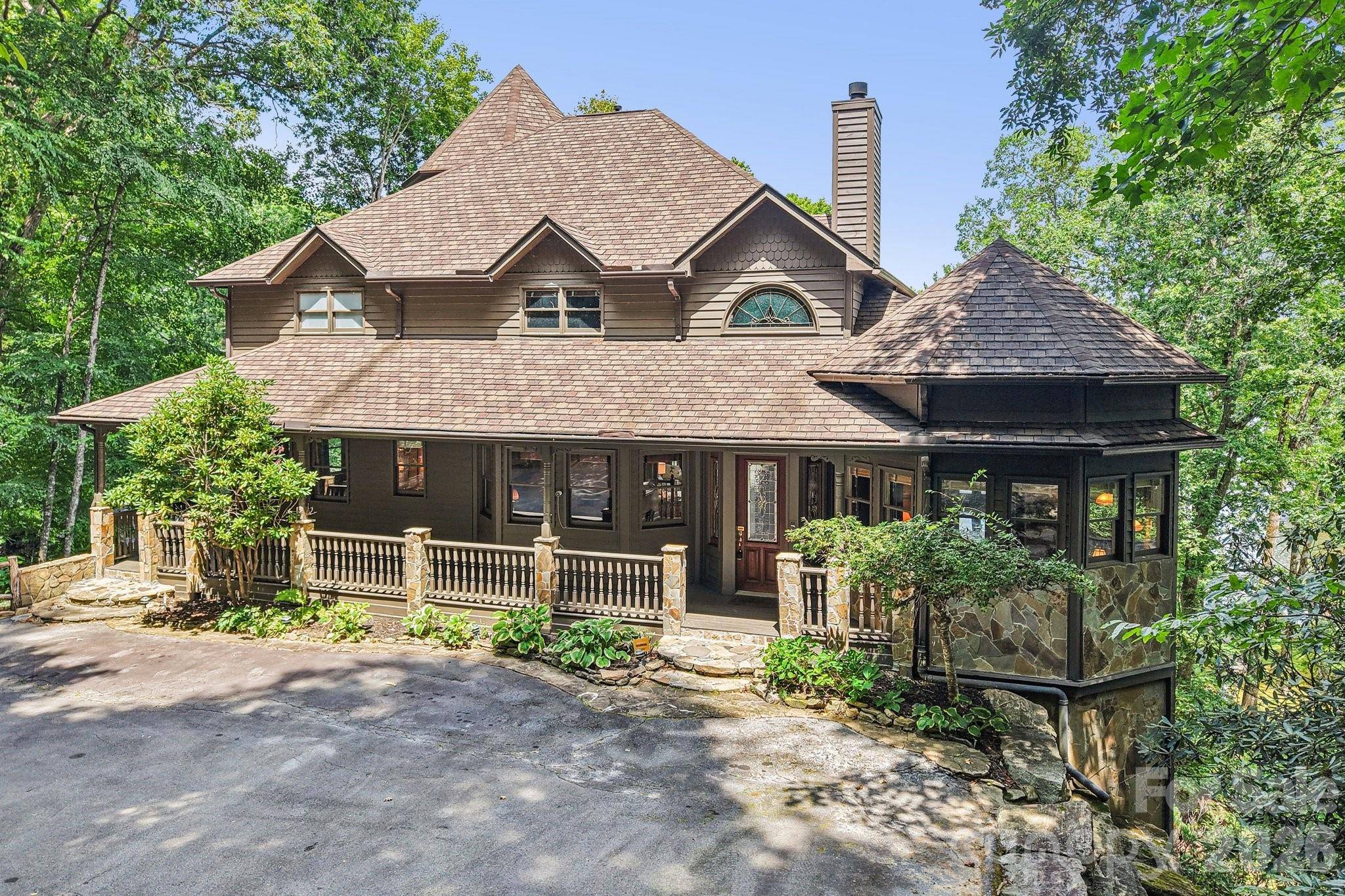 596 W Club BLVD, Lake Toxaway, NC 28747