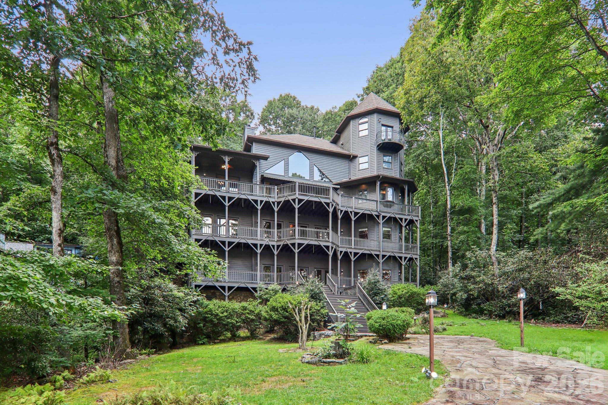 596 W Club BLVD, Lake Toxaway, NC 28747