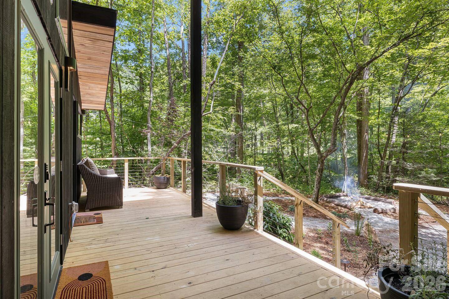 317 Twinbrook LN, Maggie Valley, NC 28751