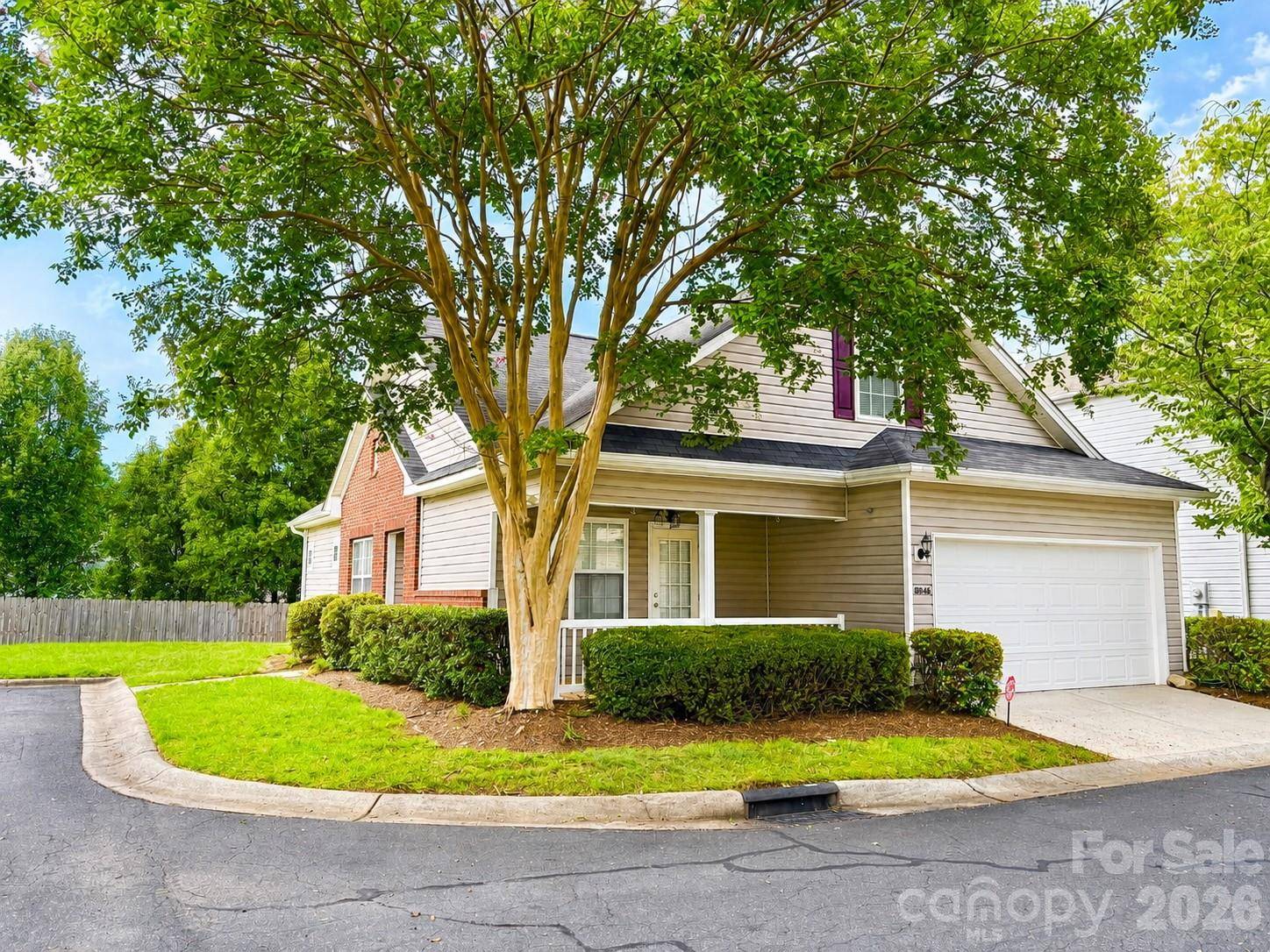 8946 Meadowmont View DR, Charlotte, NC 28269