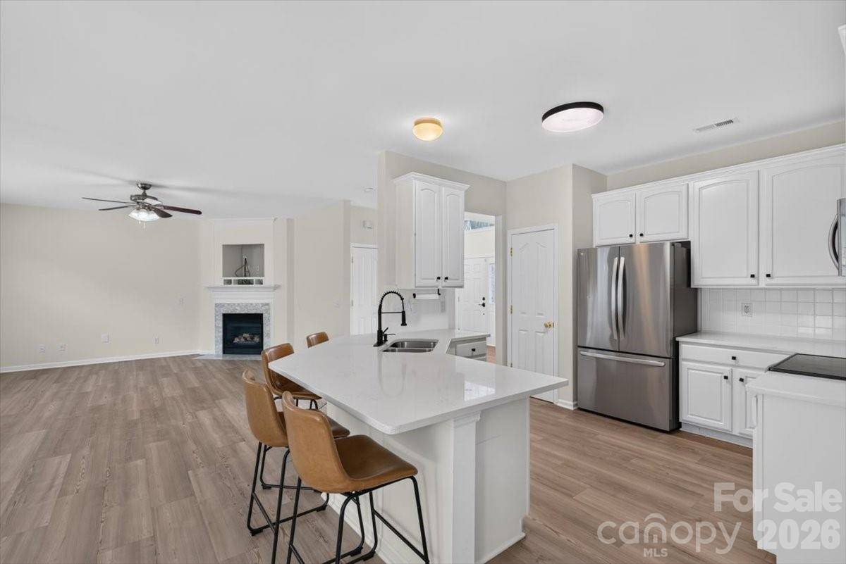 8100 Laurel Run DR, Charlotte, NC 28269