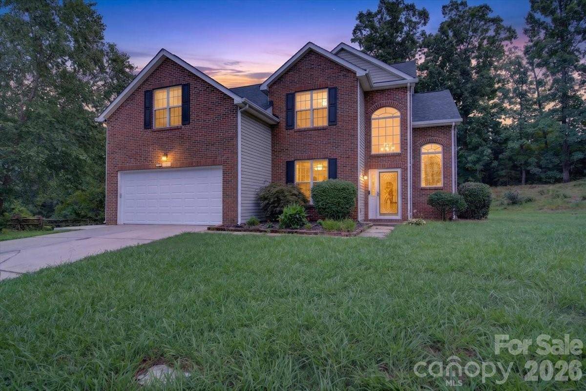 8100 Laurel Run DR, Charlotte, NC 28269