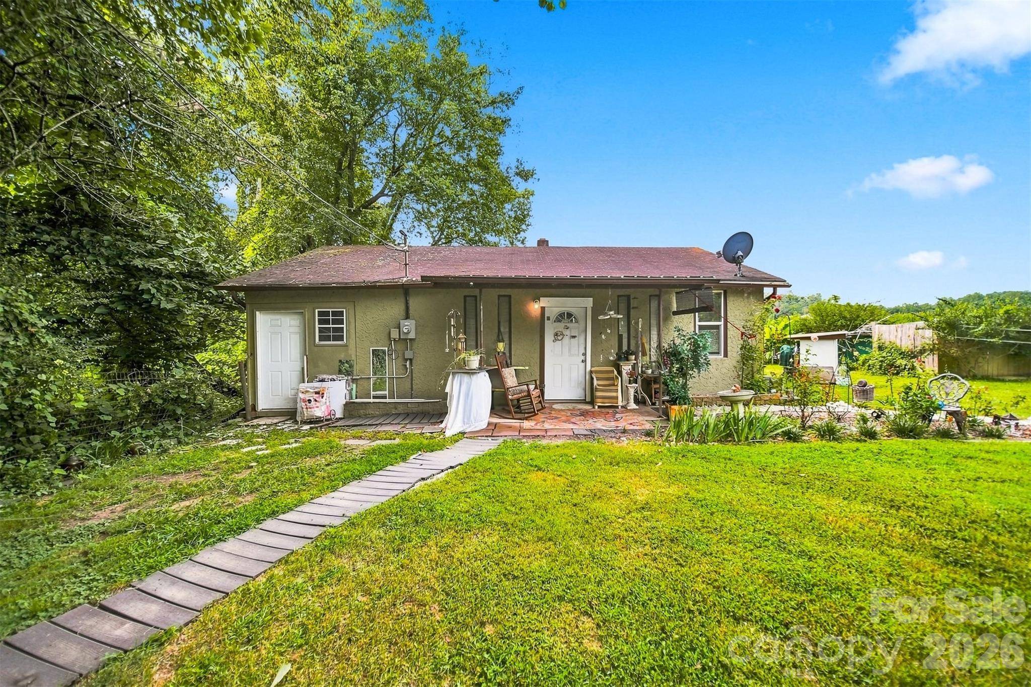 2588 Old Shelby RD, Hickory, NC 28602