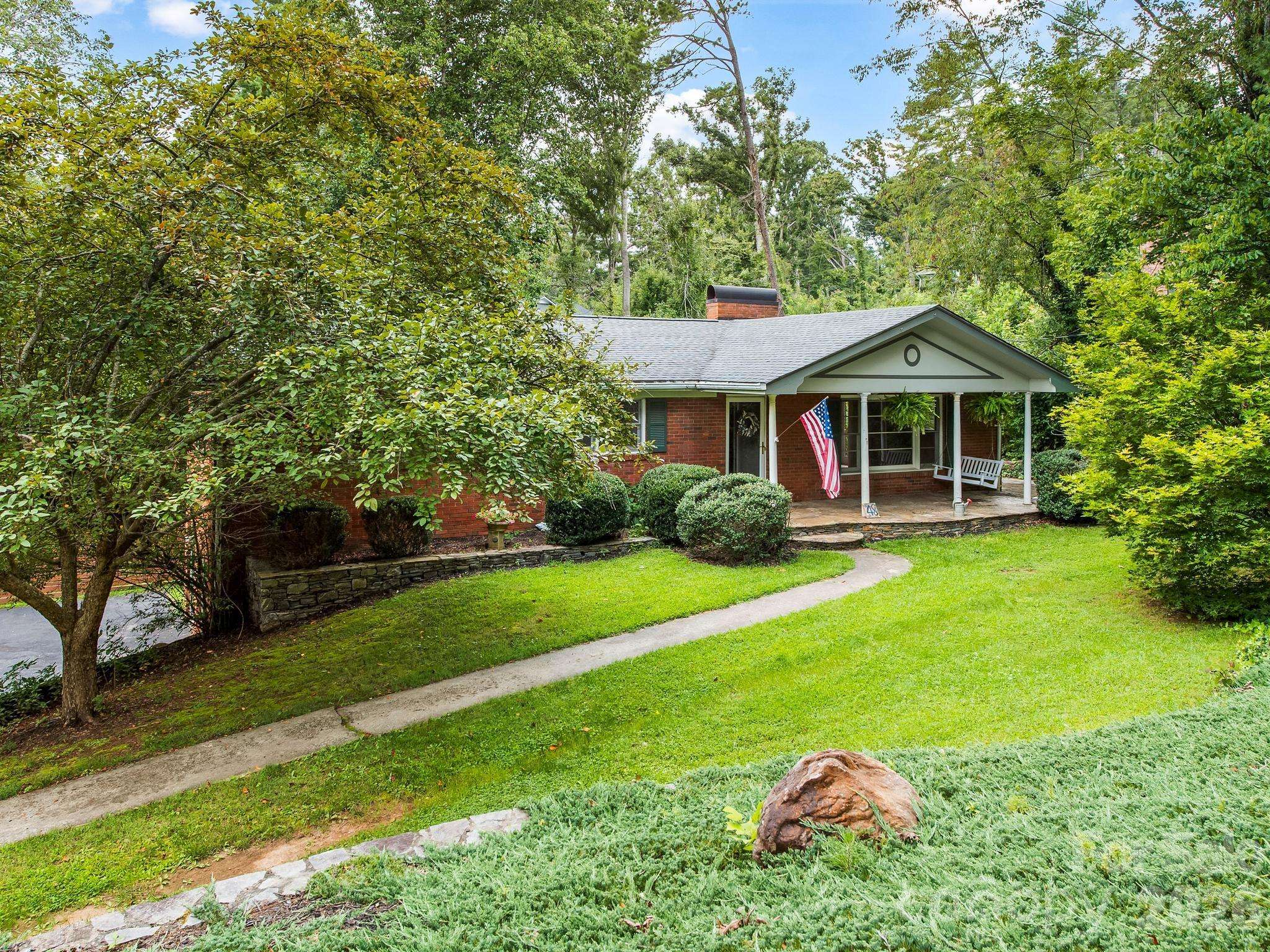 48 Faircrest RD, Asheville, NC 28804