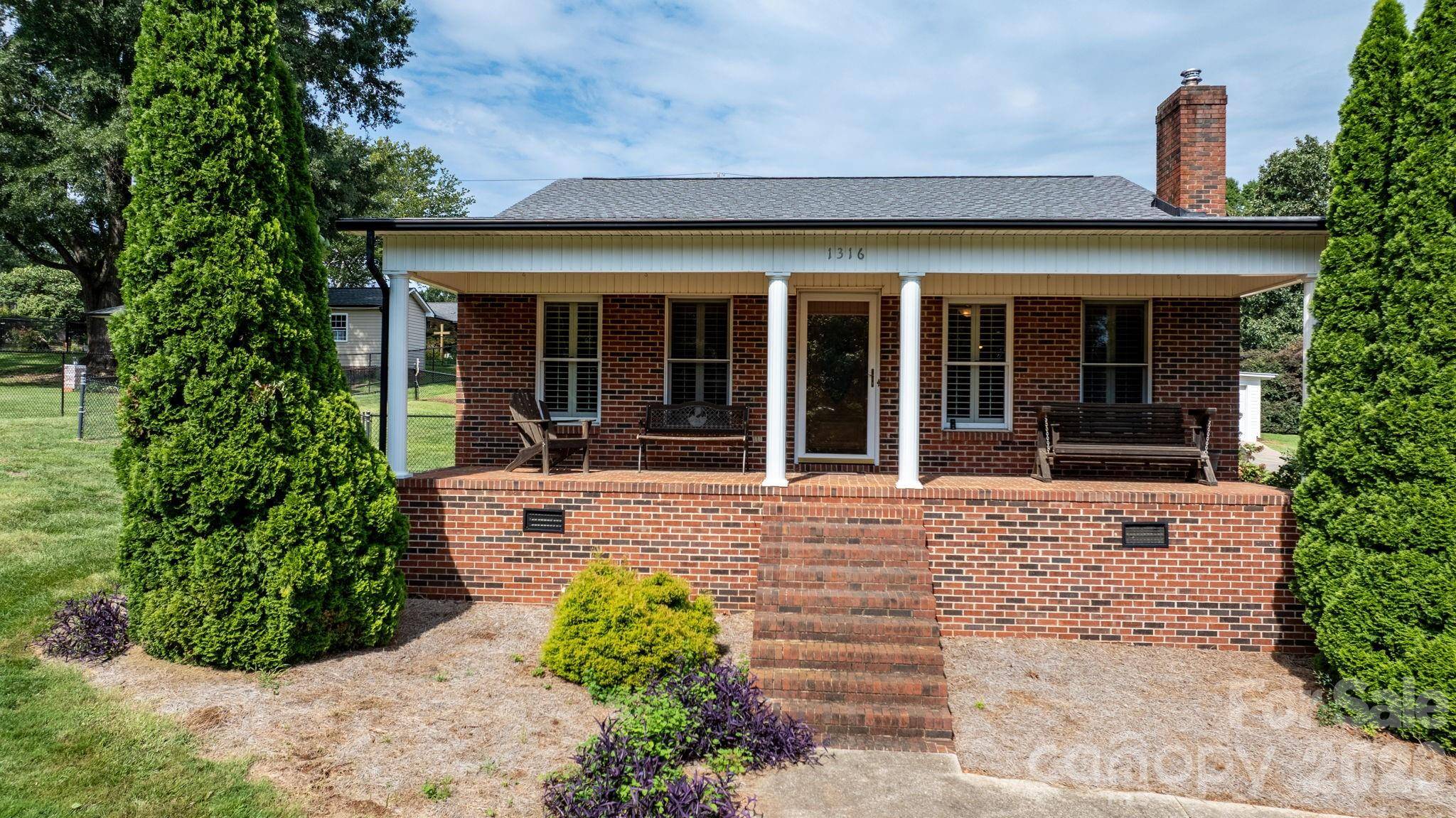 1316 Oak Canopy RD, Lincolnton, NC 28092