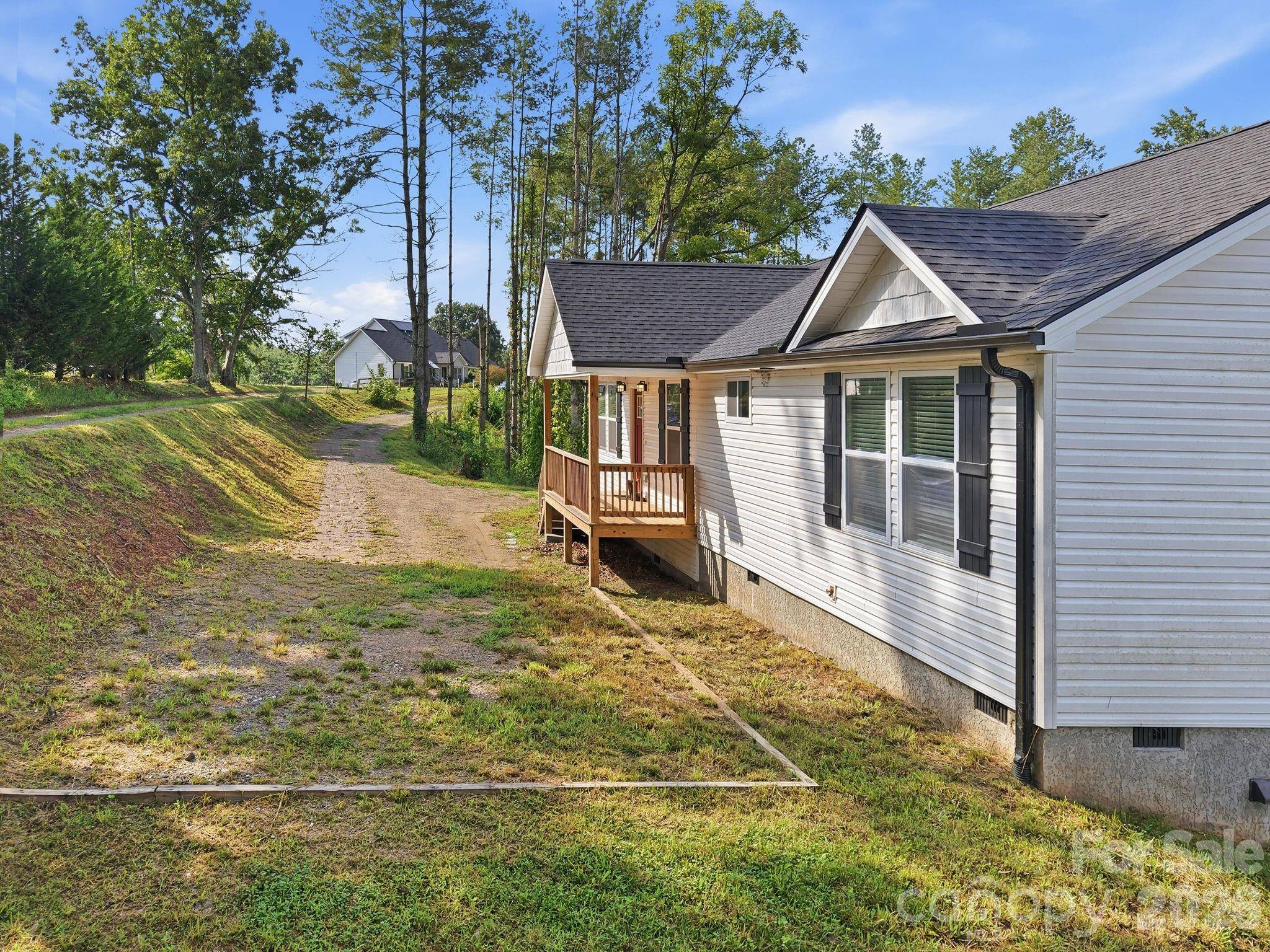 7 Greenridge RD, Weaverville, NC 28787