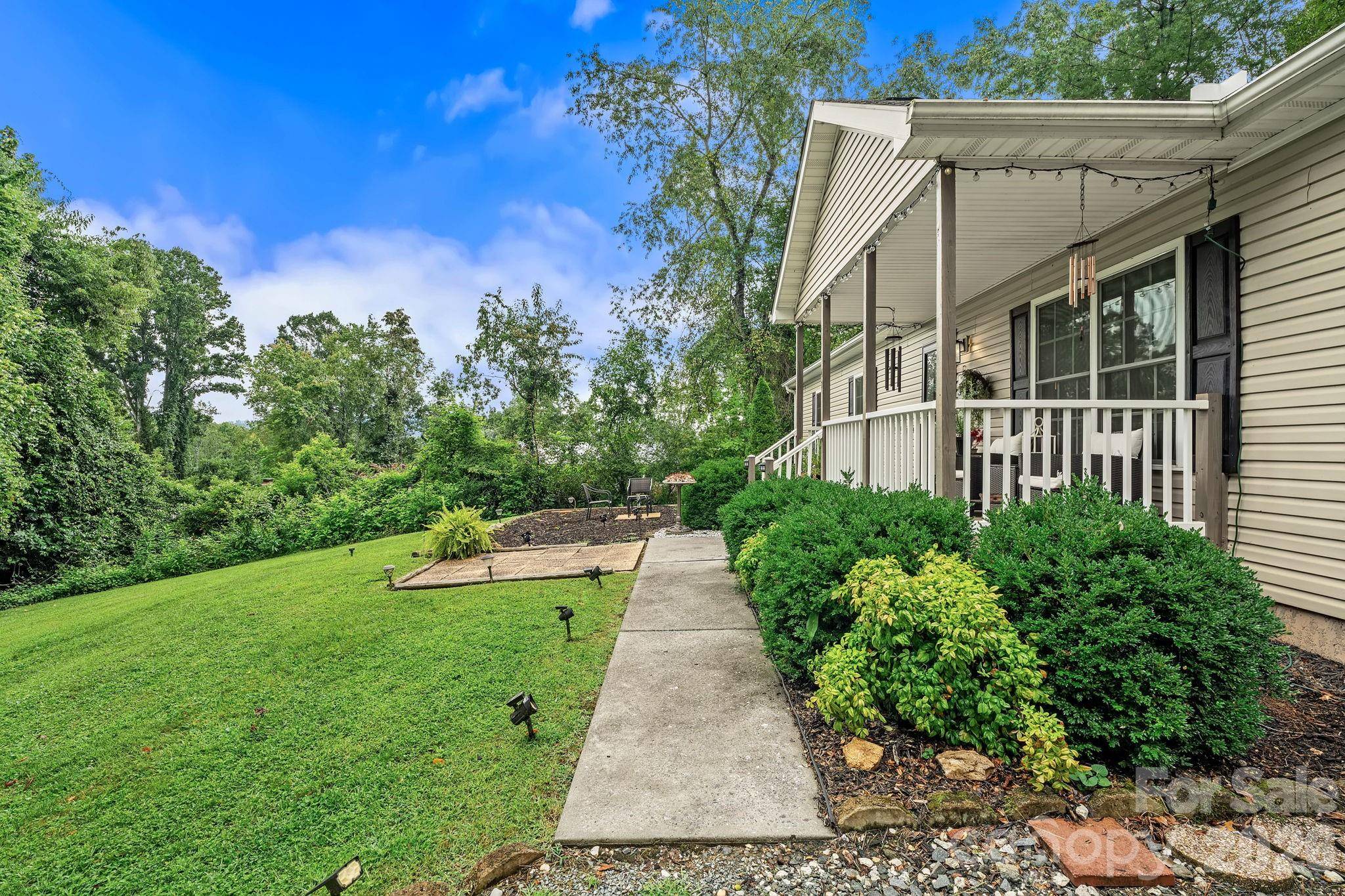 47 Fox RD, Asheville, NC 28804