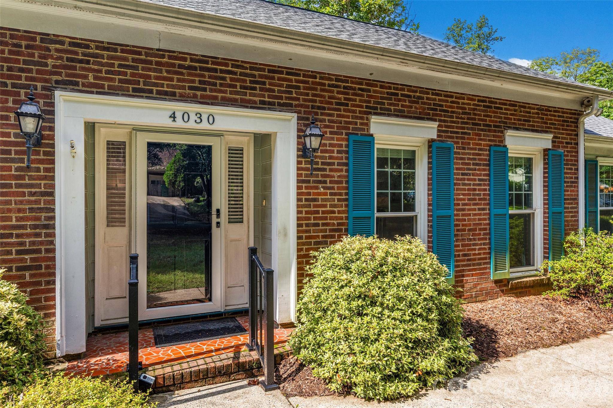 4030 Foxmoor DR, Charlotte, NC 28226