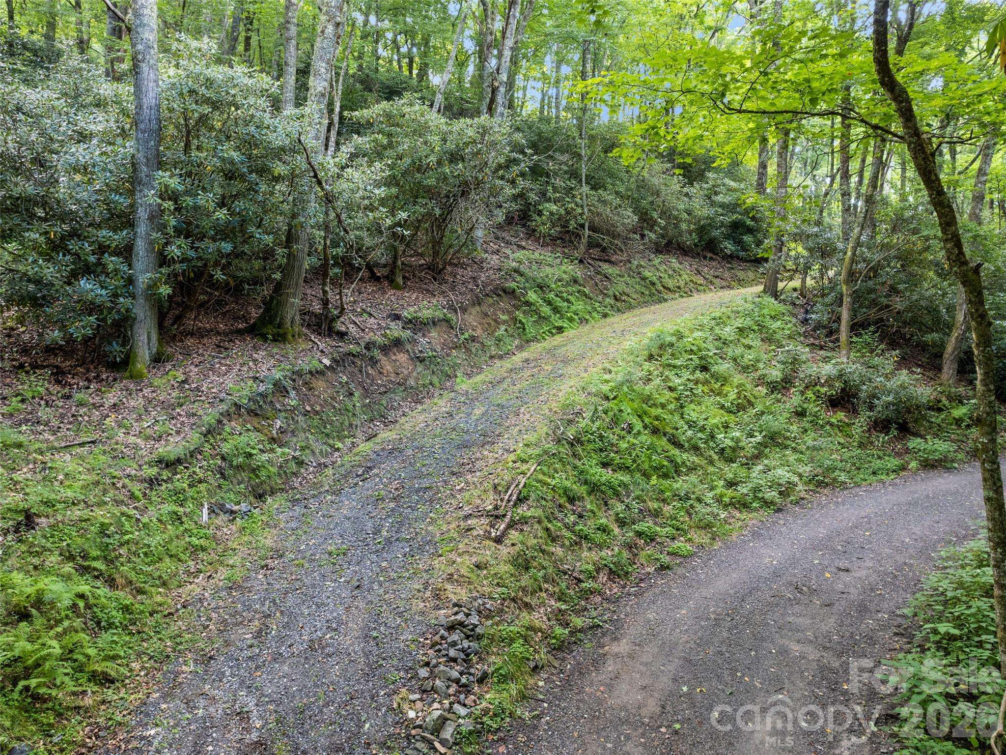 000 Wagon Trail RD, Maggie Valley, NC 28751