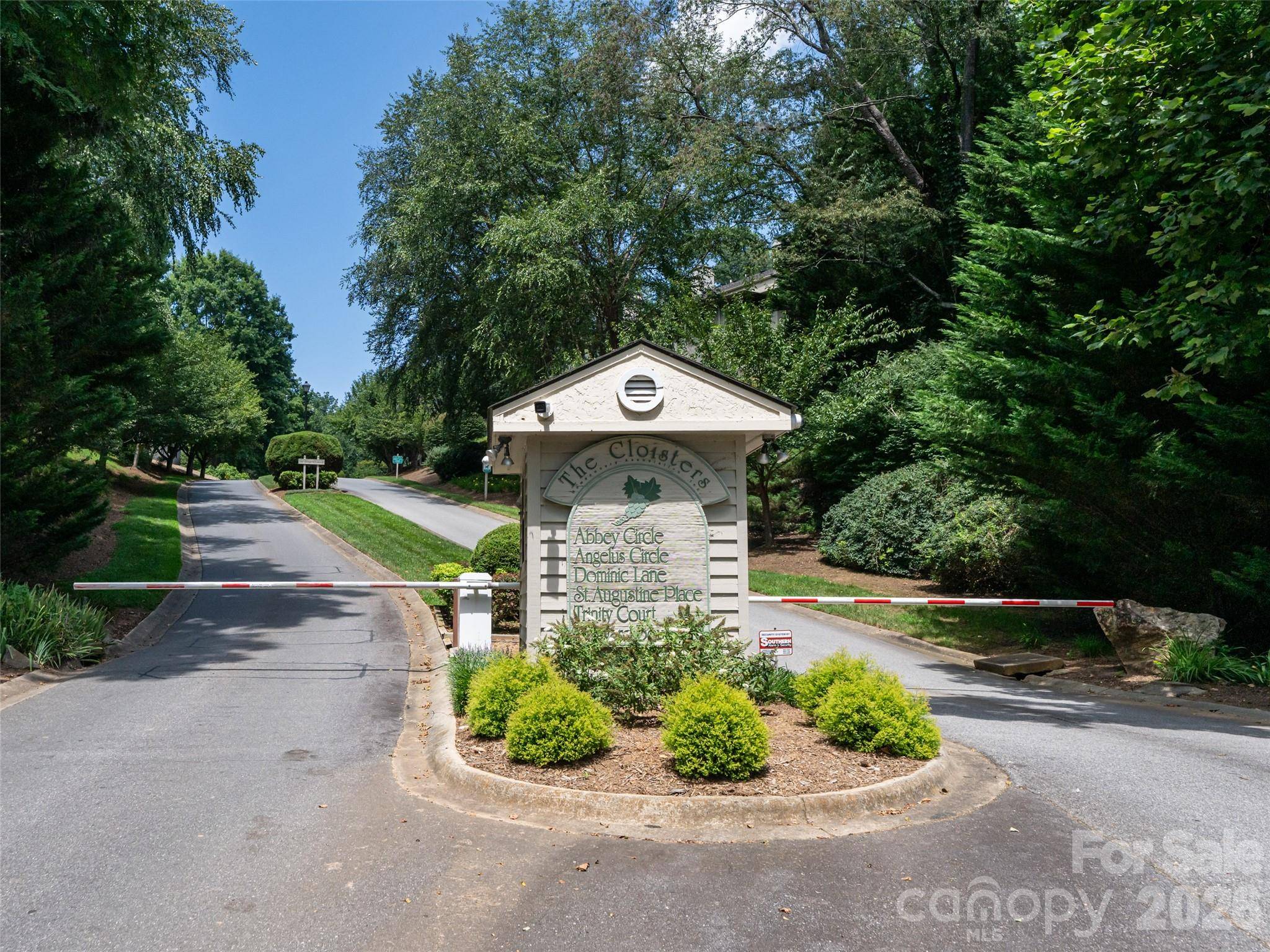 1406 Abbey CIR, Asheville, NC 28805