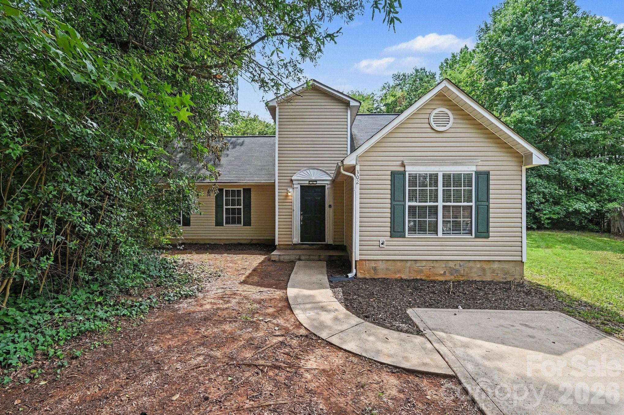 302 Touch Me Not LN, Charlotte, NC 28216