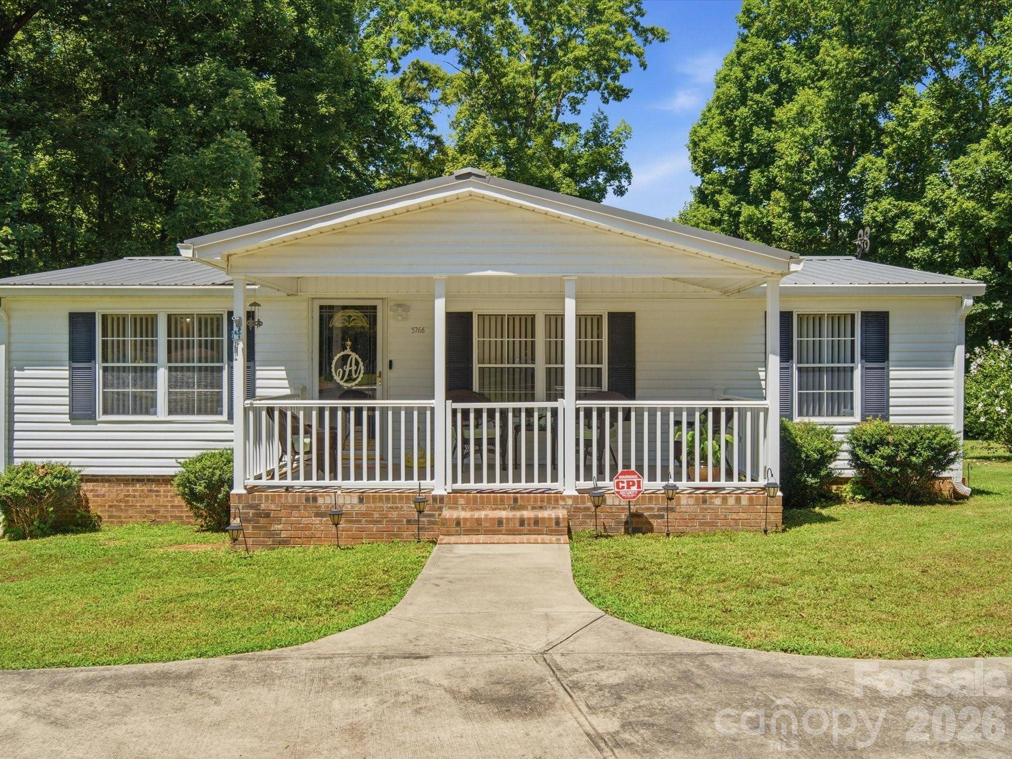 5766 Adicks CT, York, SC 29745
