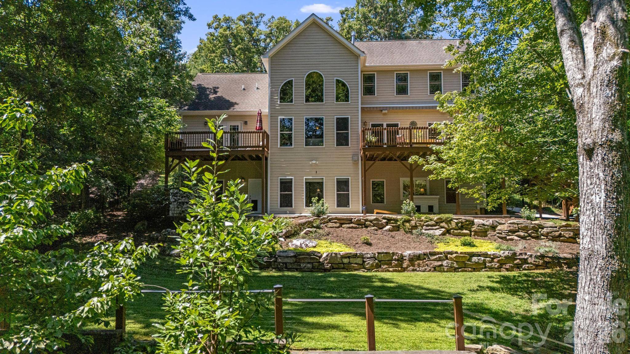329 Scarlet Tanager CT, Arden, NC 28704