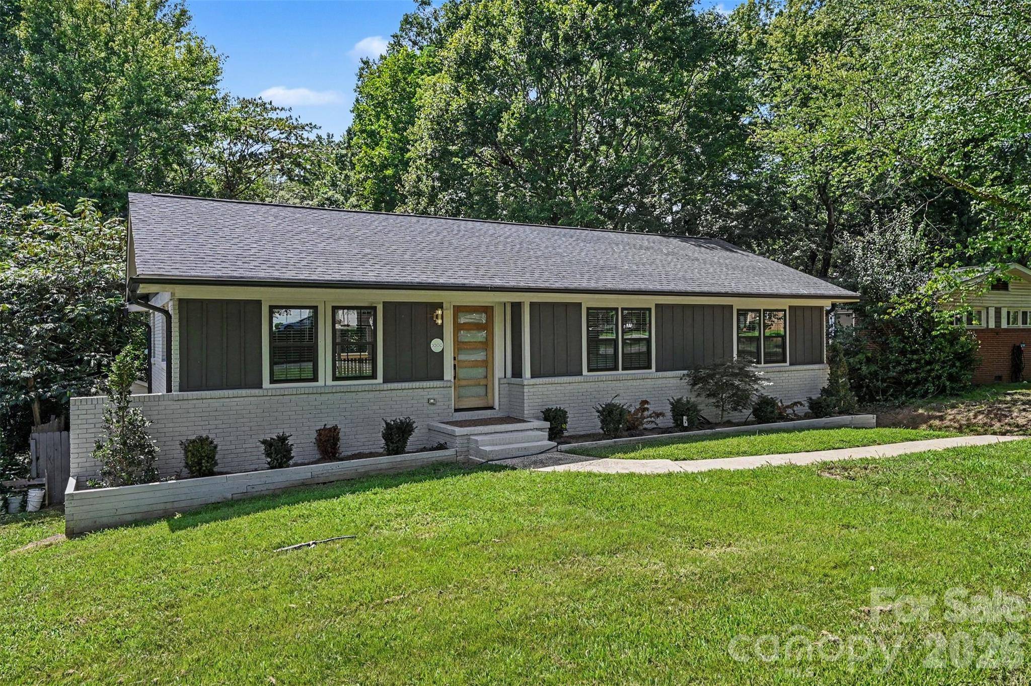 2000 Kilborne DR, Charlotte, NC 28205