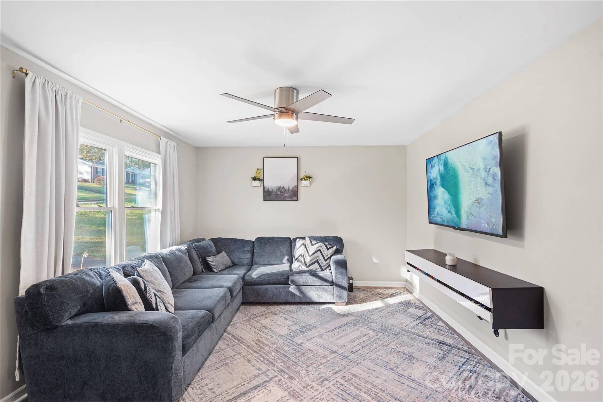 624 Dundeen DR, Gastonia, NC 28052