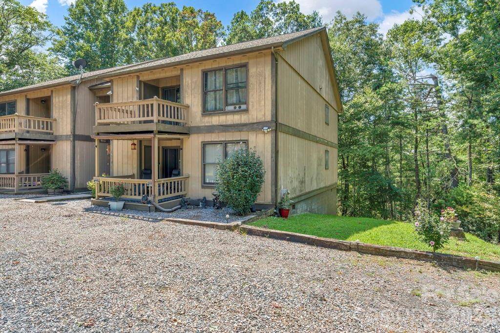 655 Overlook DR, Spruce Pine, NC 28777