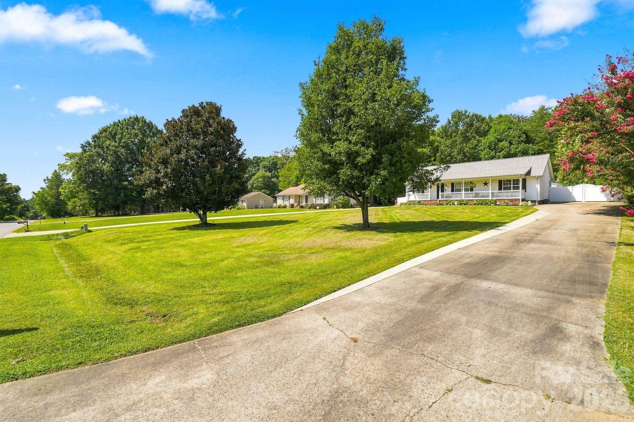 132 Kendra DR, Mooresville, NC 28117