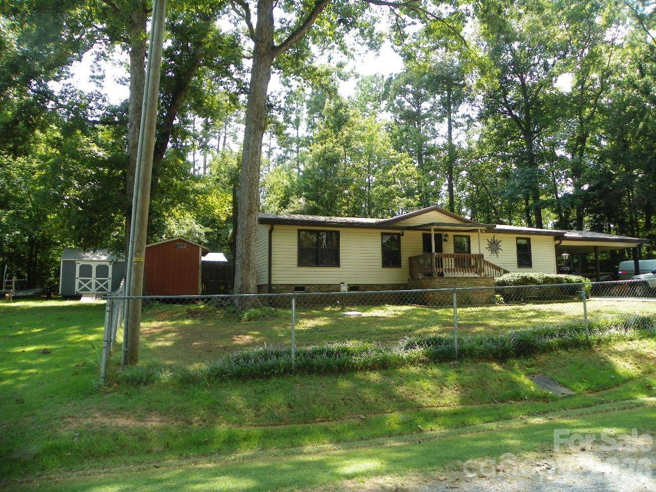 162 Fifth AVE, New London, NC 28127