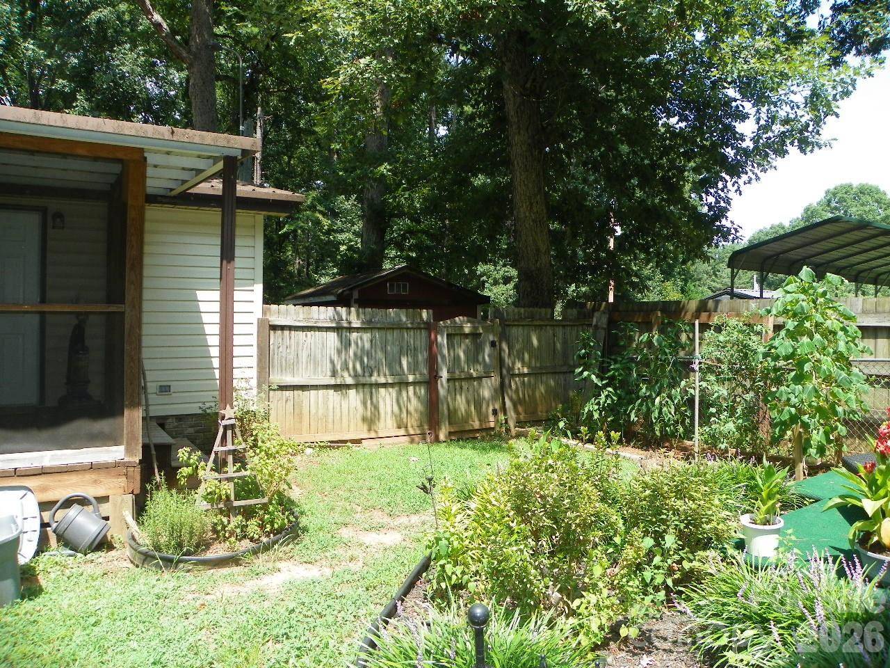 162 Fifth AVE, New London, NC 28127