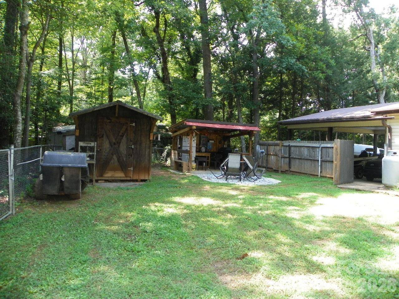 162 Fifth AVE, New London, NC 28127