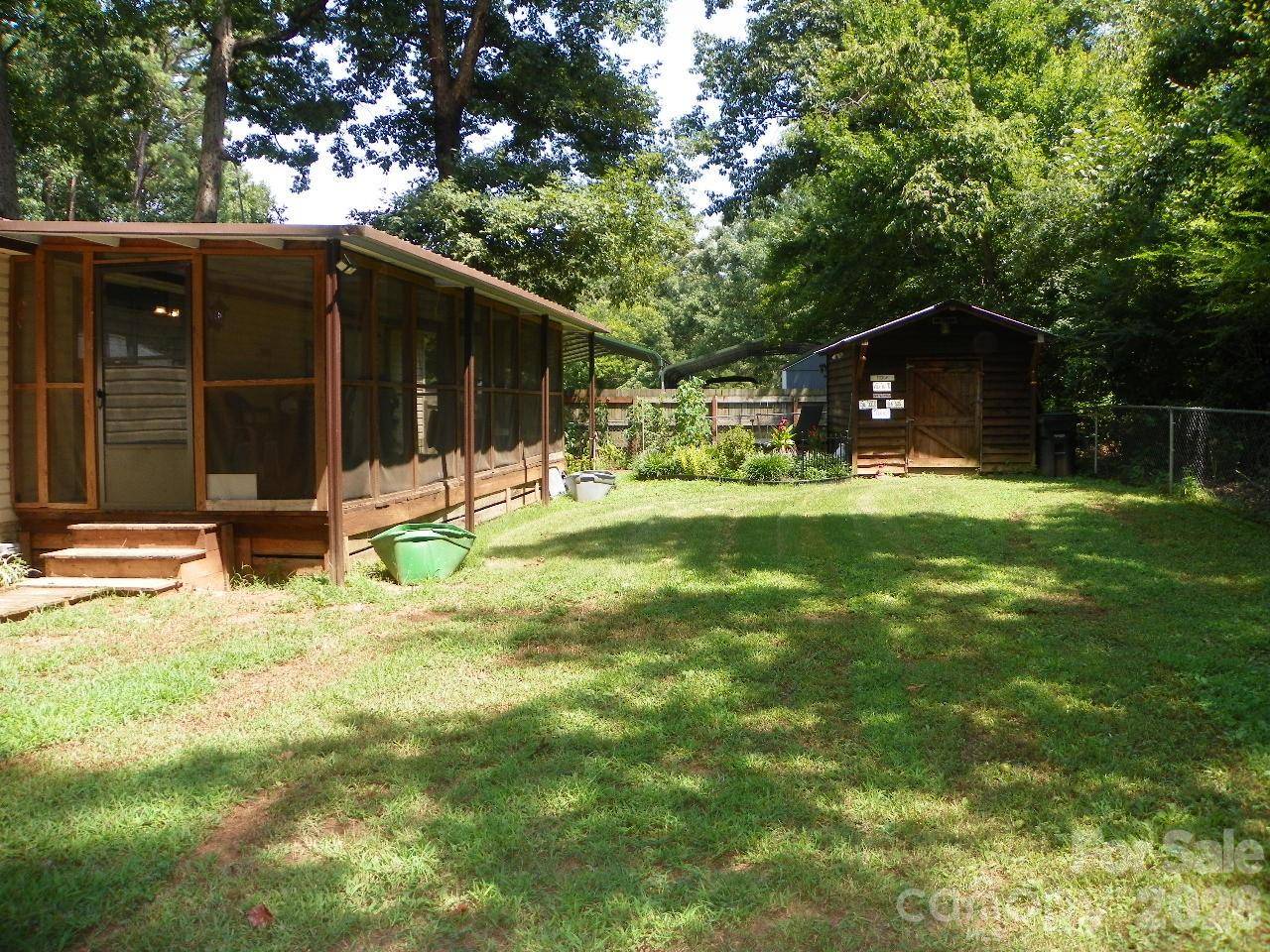 162 Fifth AVE, New London, NC 28127