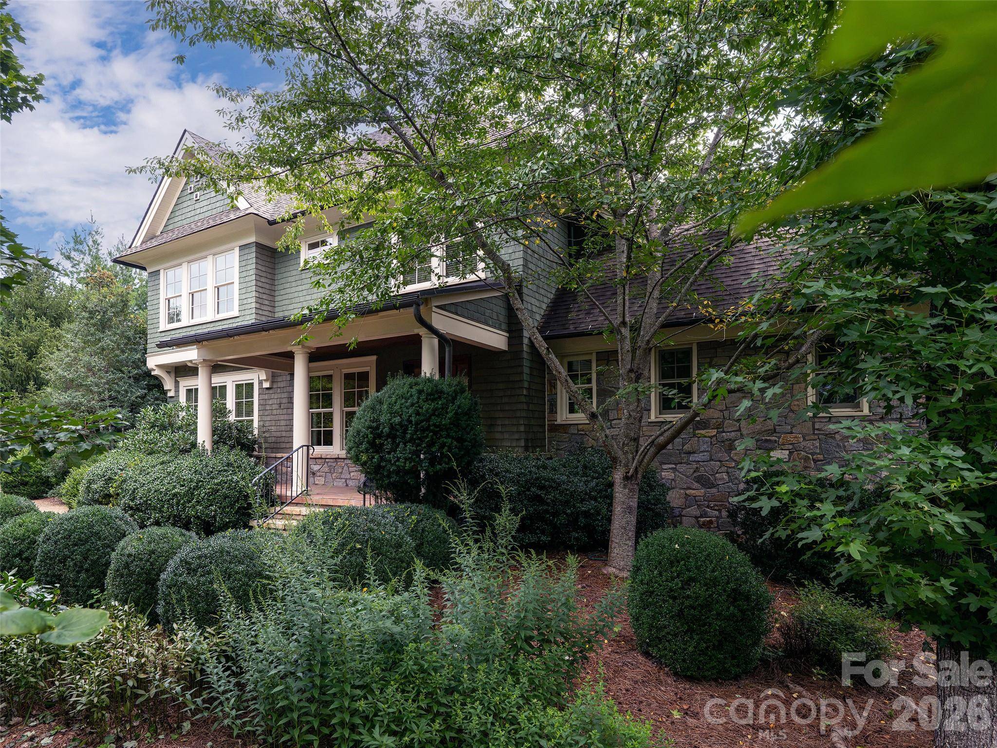 39 Beadle LN, Asheville, NC 28803