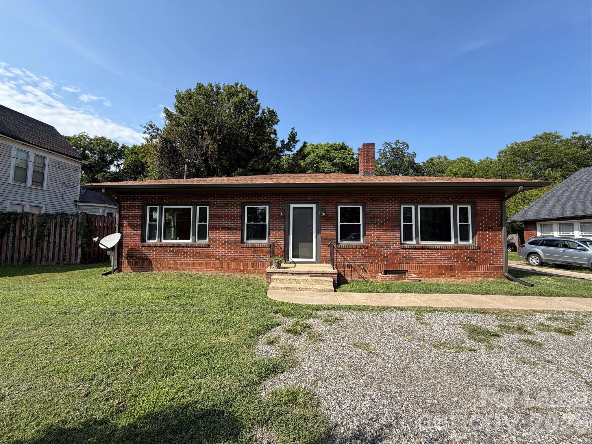 908 W Front ST, Statesville, NC 28677