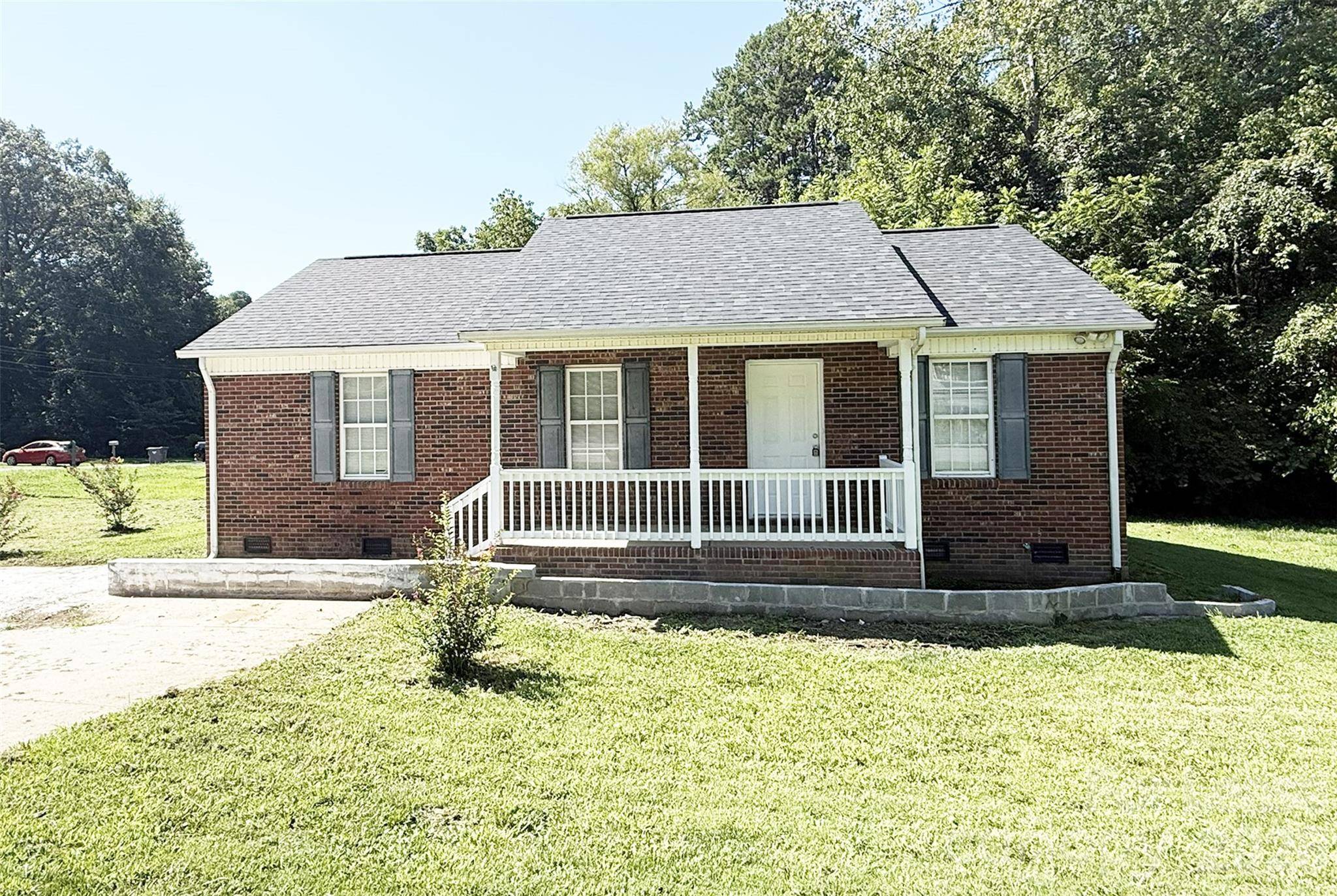 527 E Carpenter ST, Dallas, NC 28034