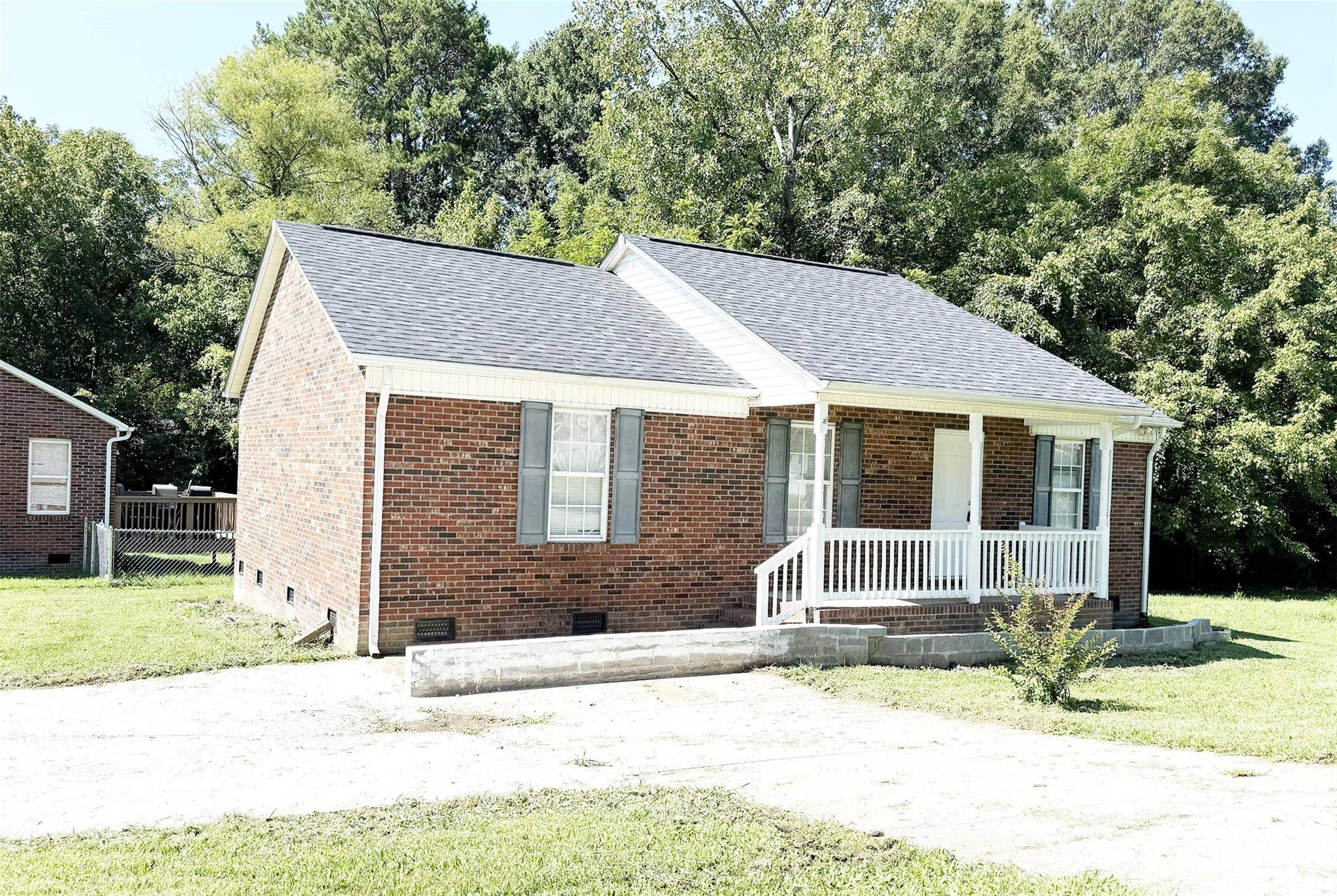 527 E Carpenter ST, Dallas, NC 28034