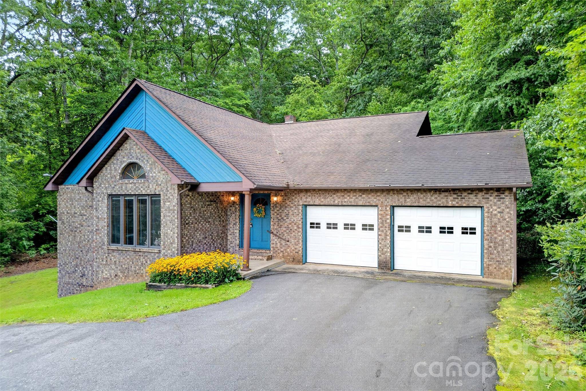 108 Shenandoah DR, Burnsville, NC 28714