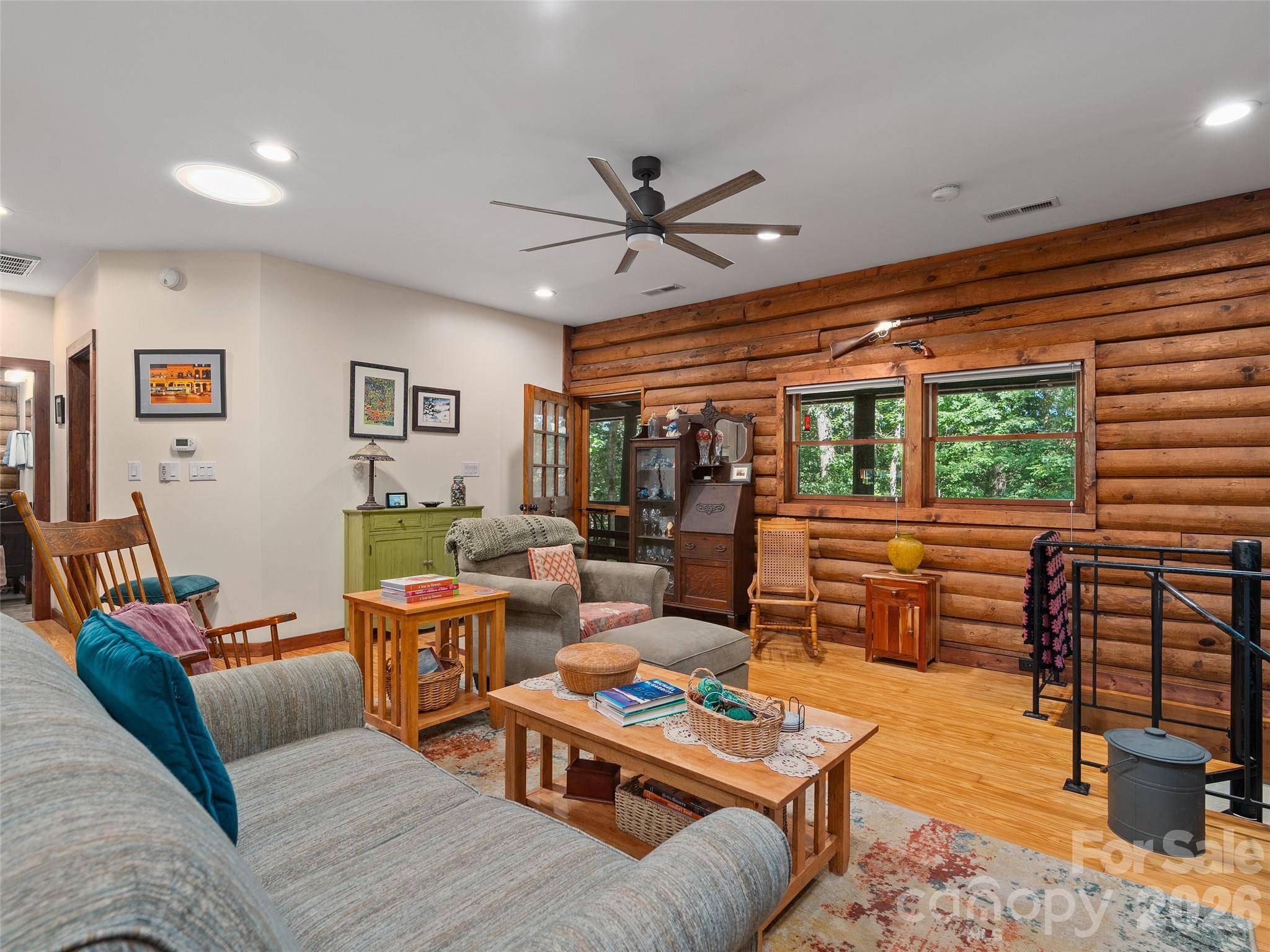 185 Rainbow Lake DR, Brevard, NC 28712