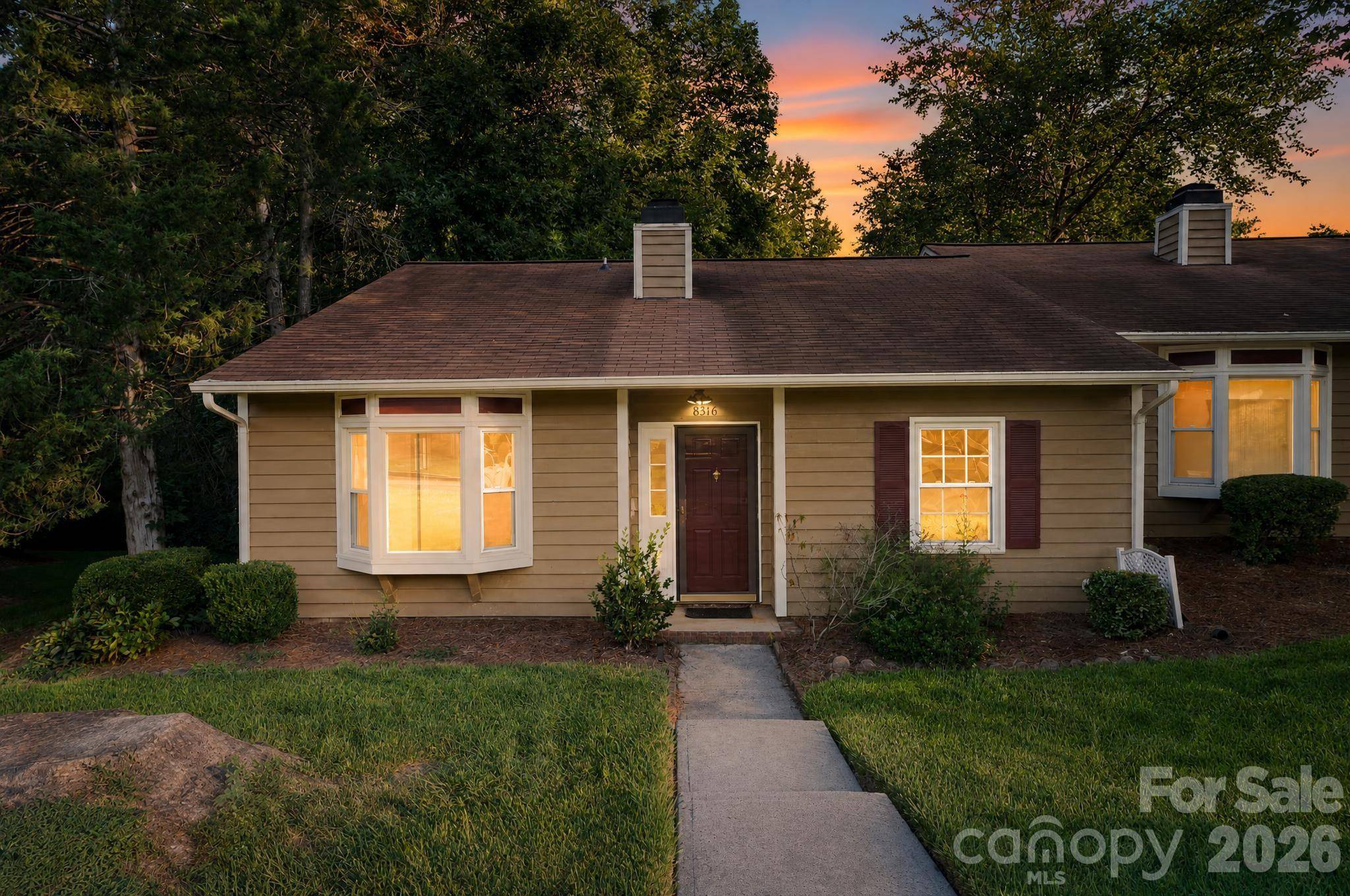 8316 Summerglen CIR, Charlotte, NC 28227