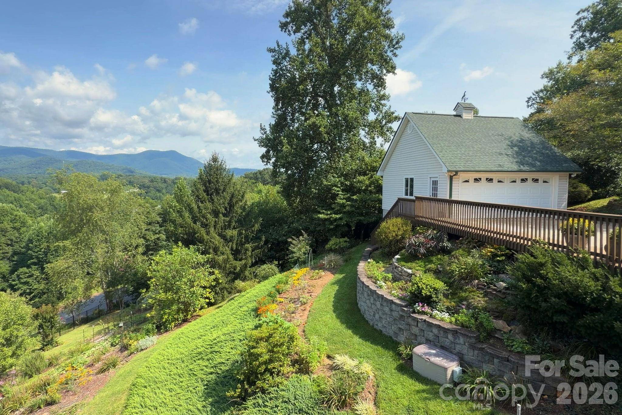 92 S Lindon Cove RD, Candler, NC 28715