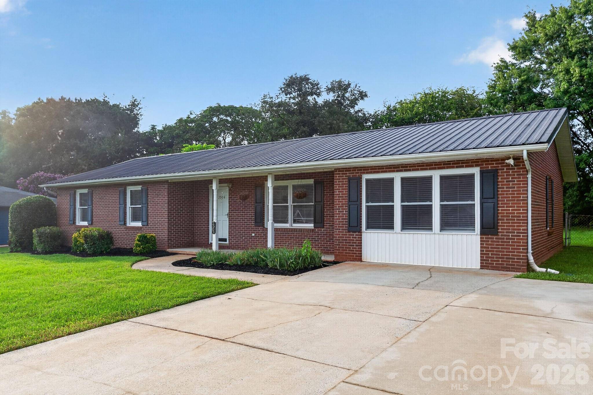 2504 Ashford DR, Newton, NC 28658
