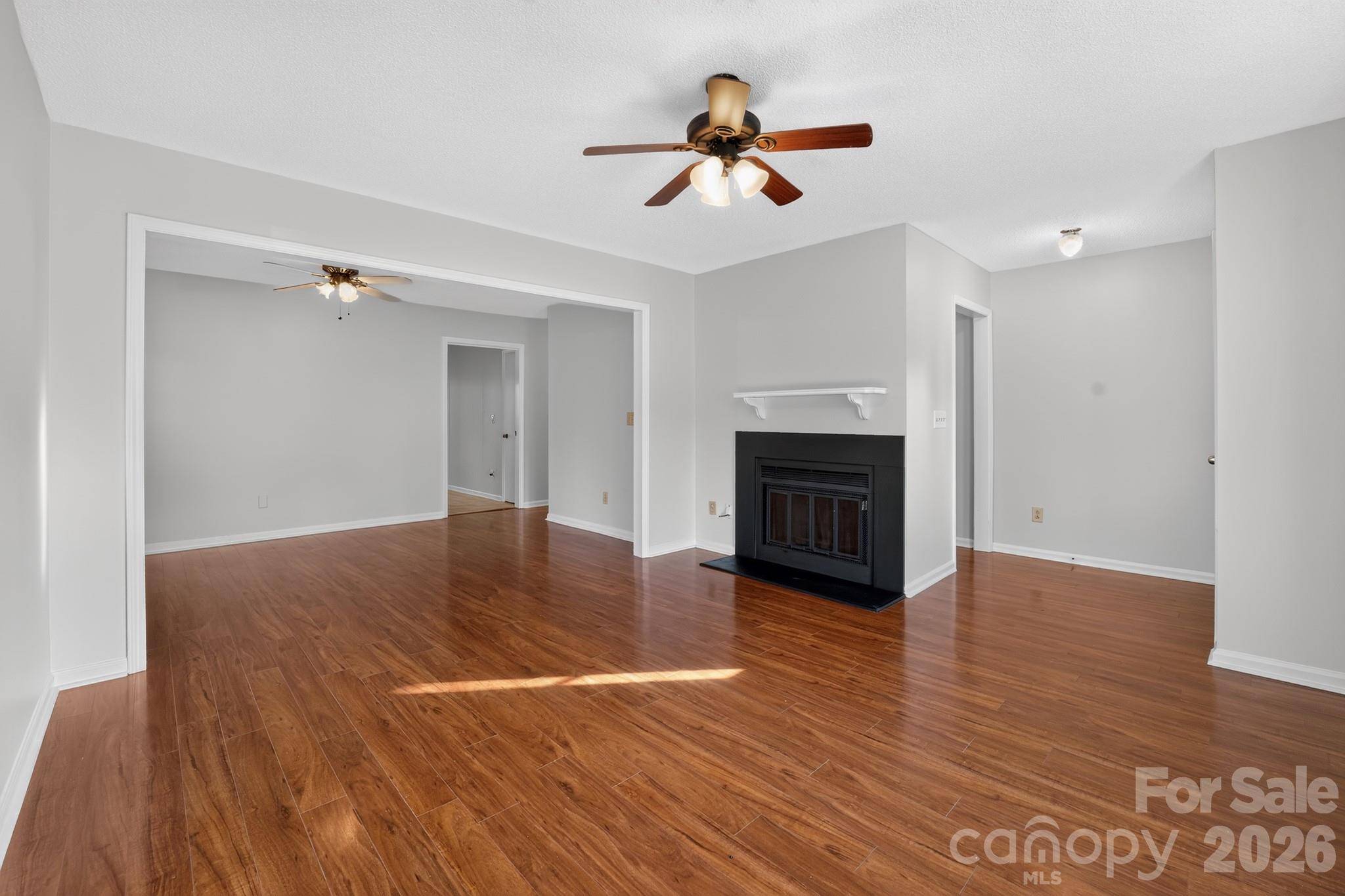 8316 Summerglen CIR, Charlotte, NC 28227