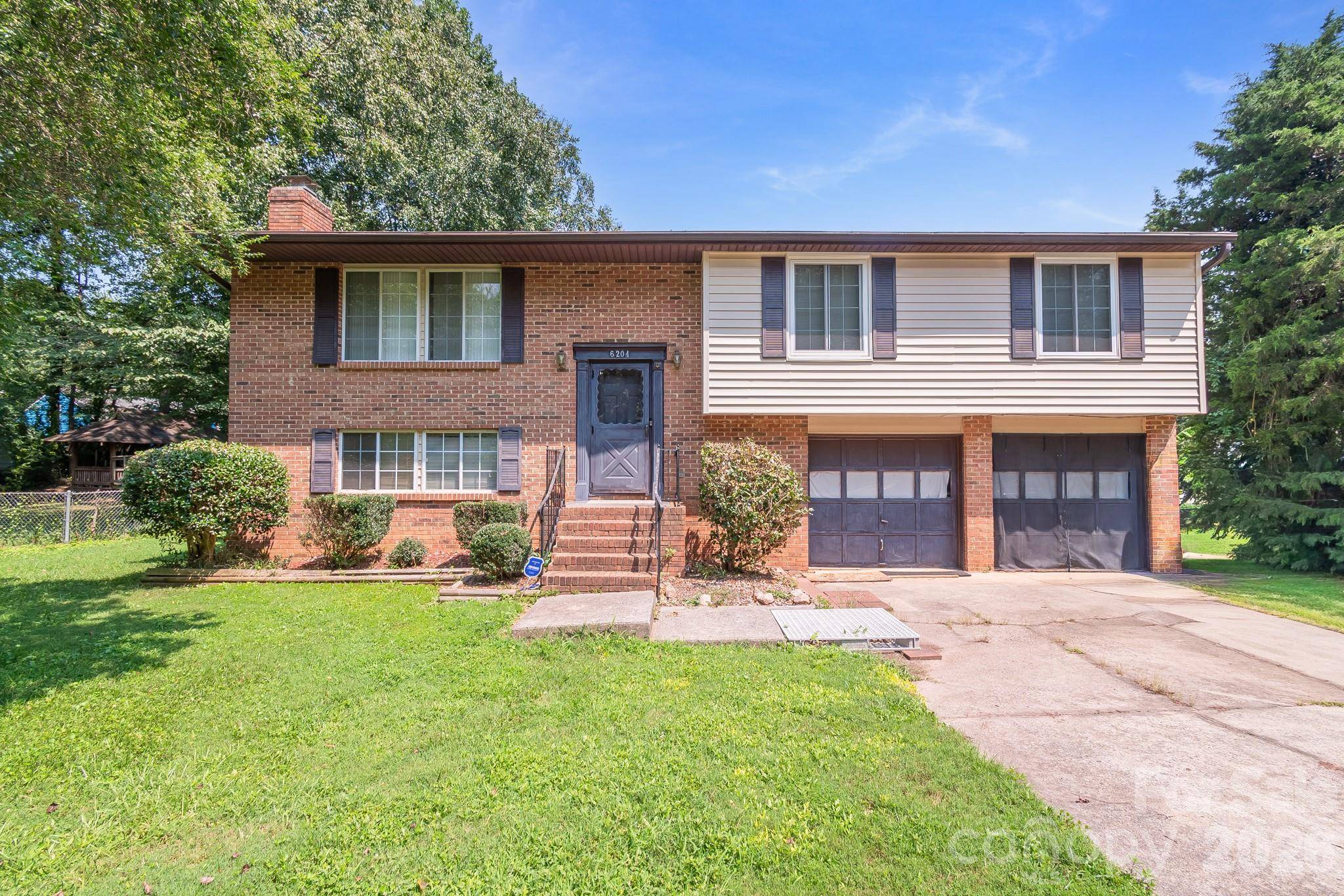 6204 Turtle Neck LN, Charlotte, NC 28227