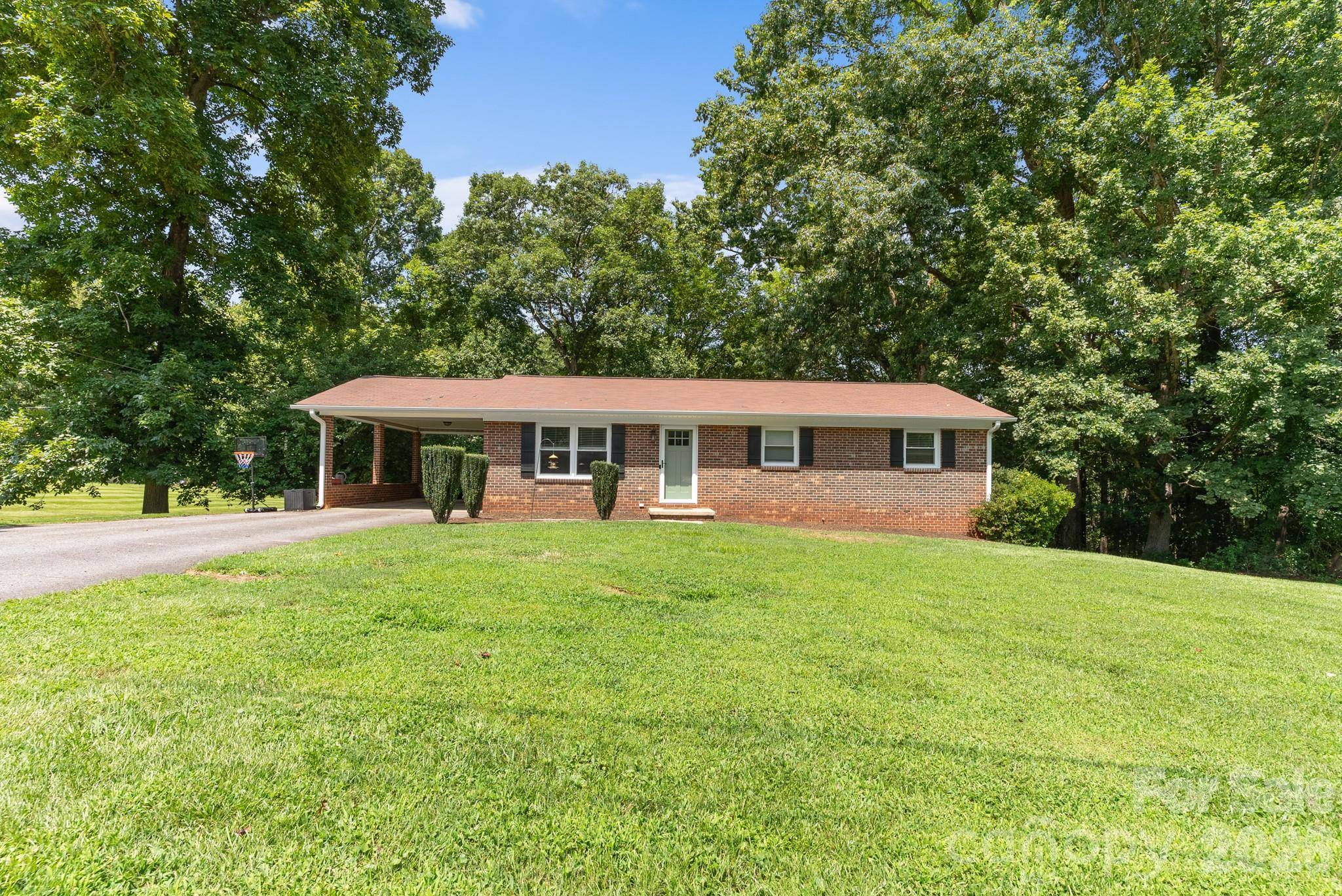 132 Blue Ridge RD, State Road, NC 28676