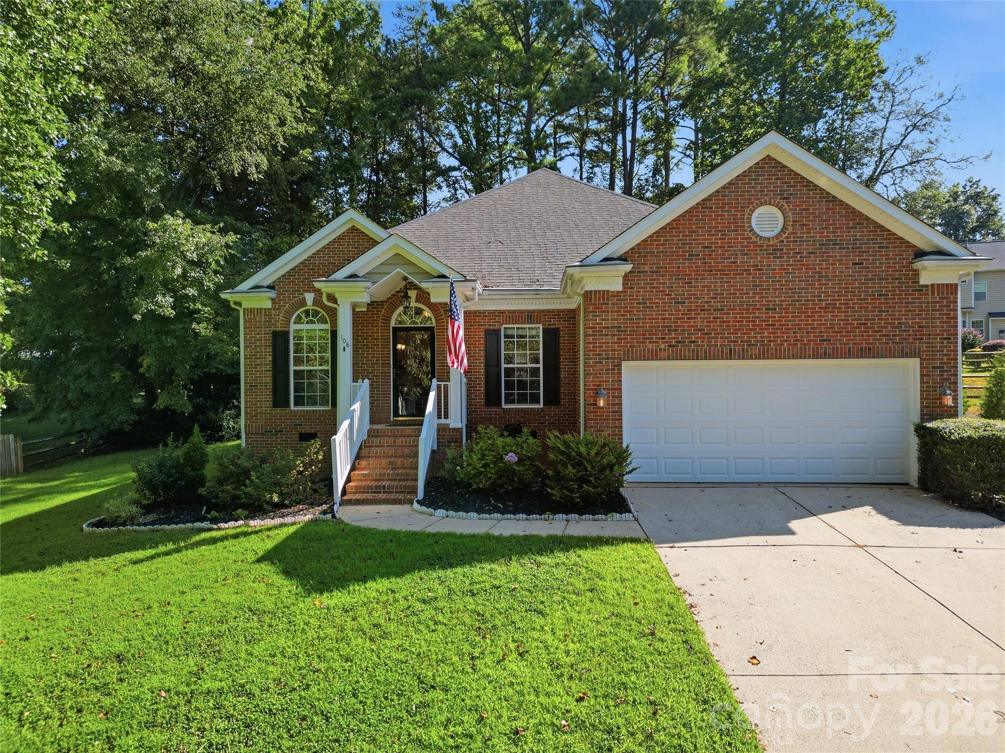 108 Summerbrook LN, Mooresville, NC 28117