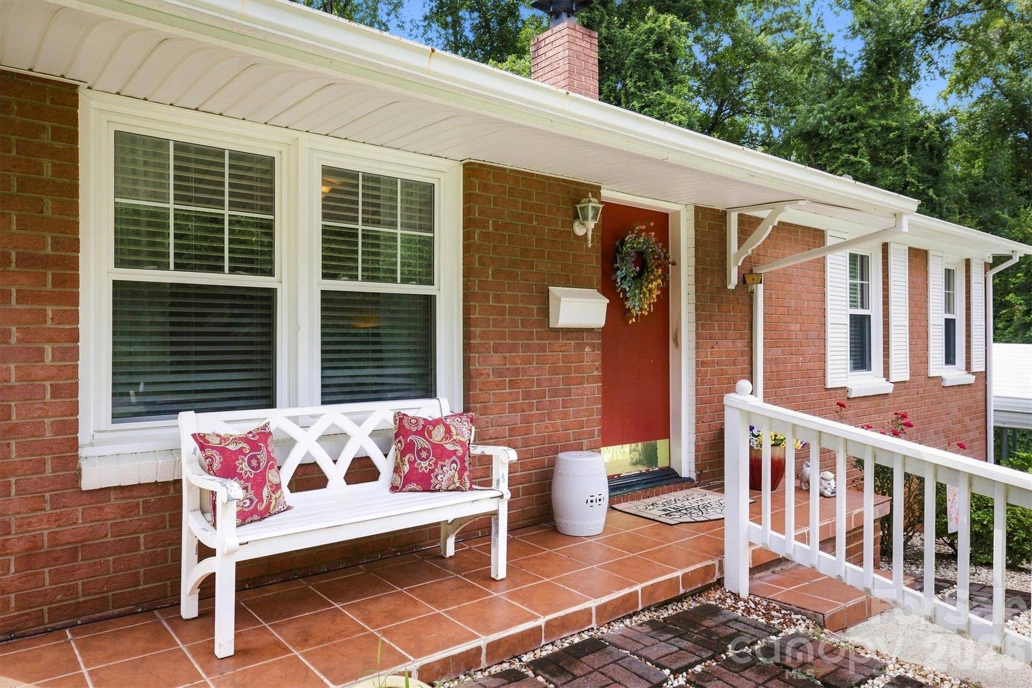 121 Rhyne ST, Morganton, NC 28655