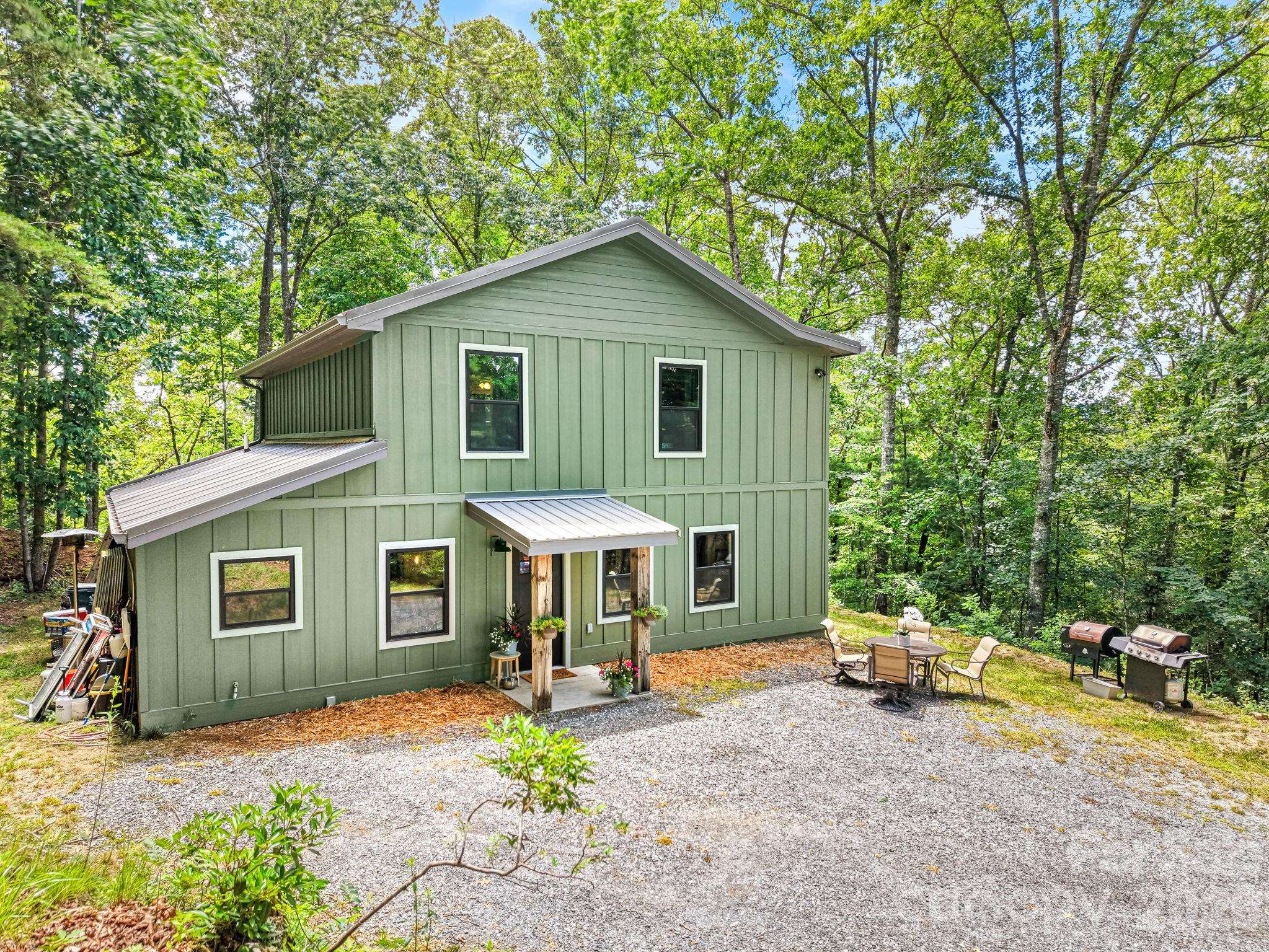 431 Judds TRL, Franklin, NC 28734