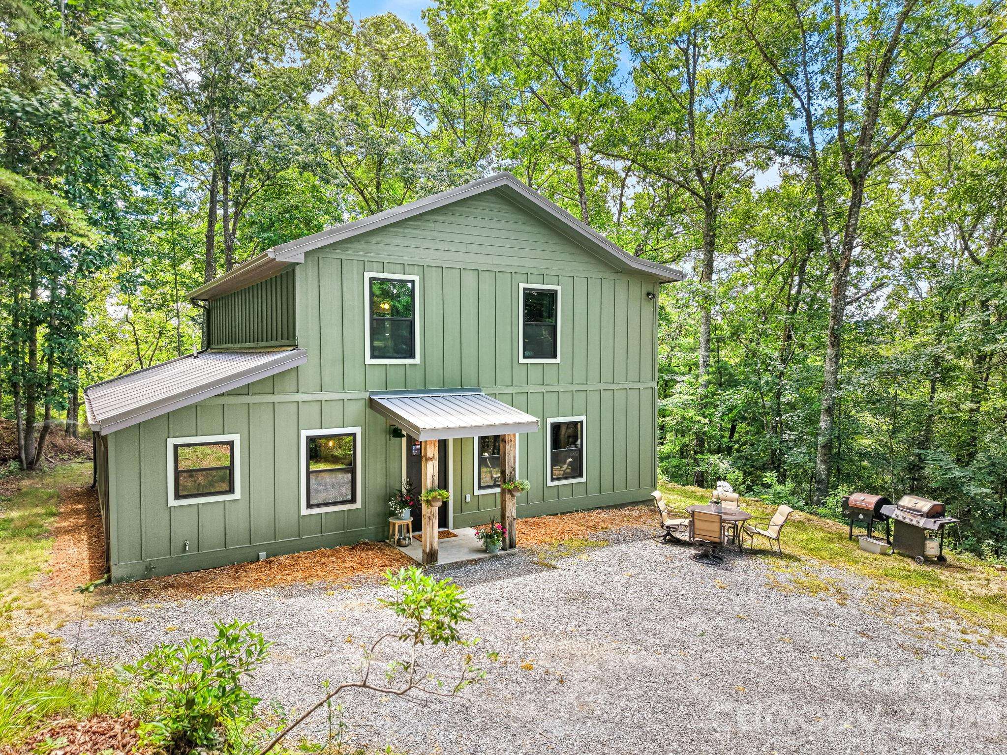 431 Judds TRL, Franklin, NC 28734