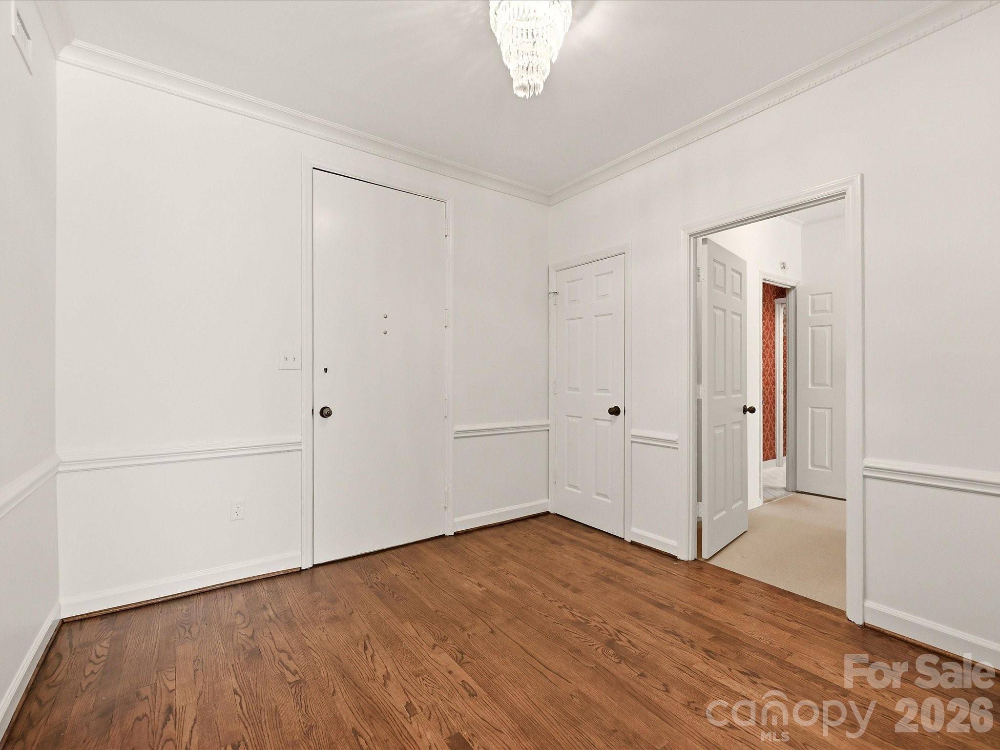 806 Cherokee RD, Charlotte, NC 28207