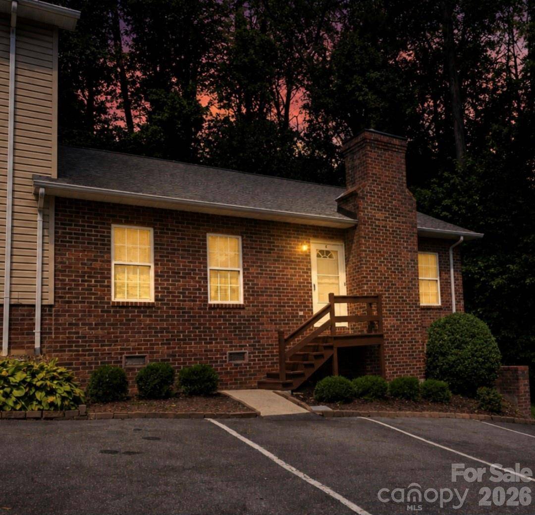 1491 20th AVE NE #6, Hickory, NC 28601