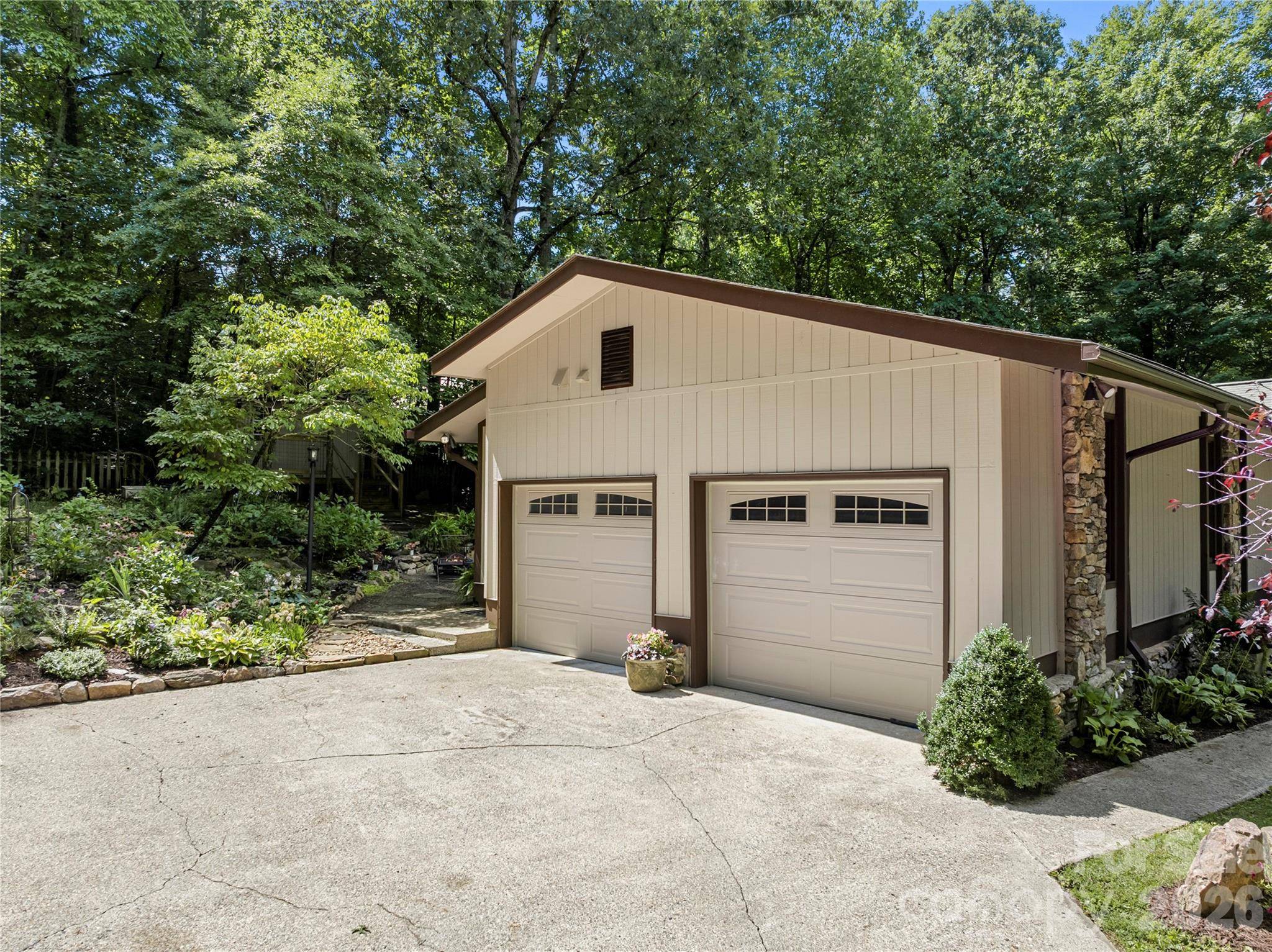10 Brook Forest DR, Arden, NC 28704