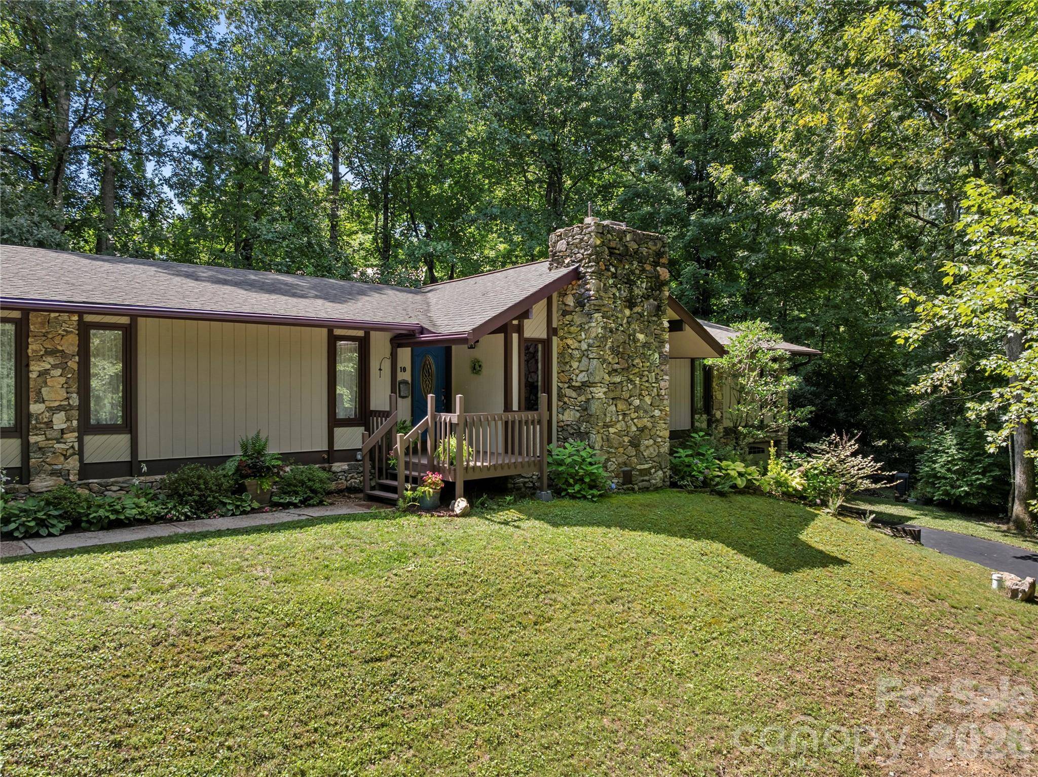 10 Brook Forest DR, Arden, NC 28704