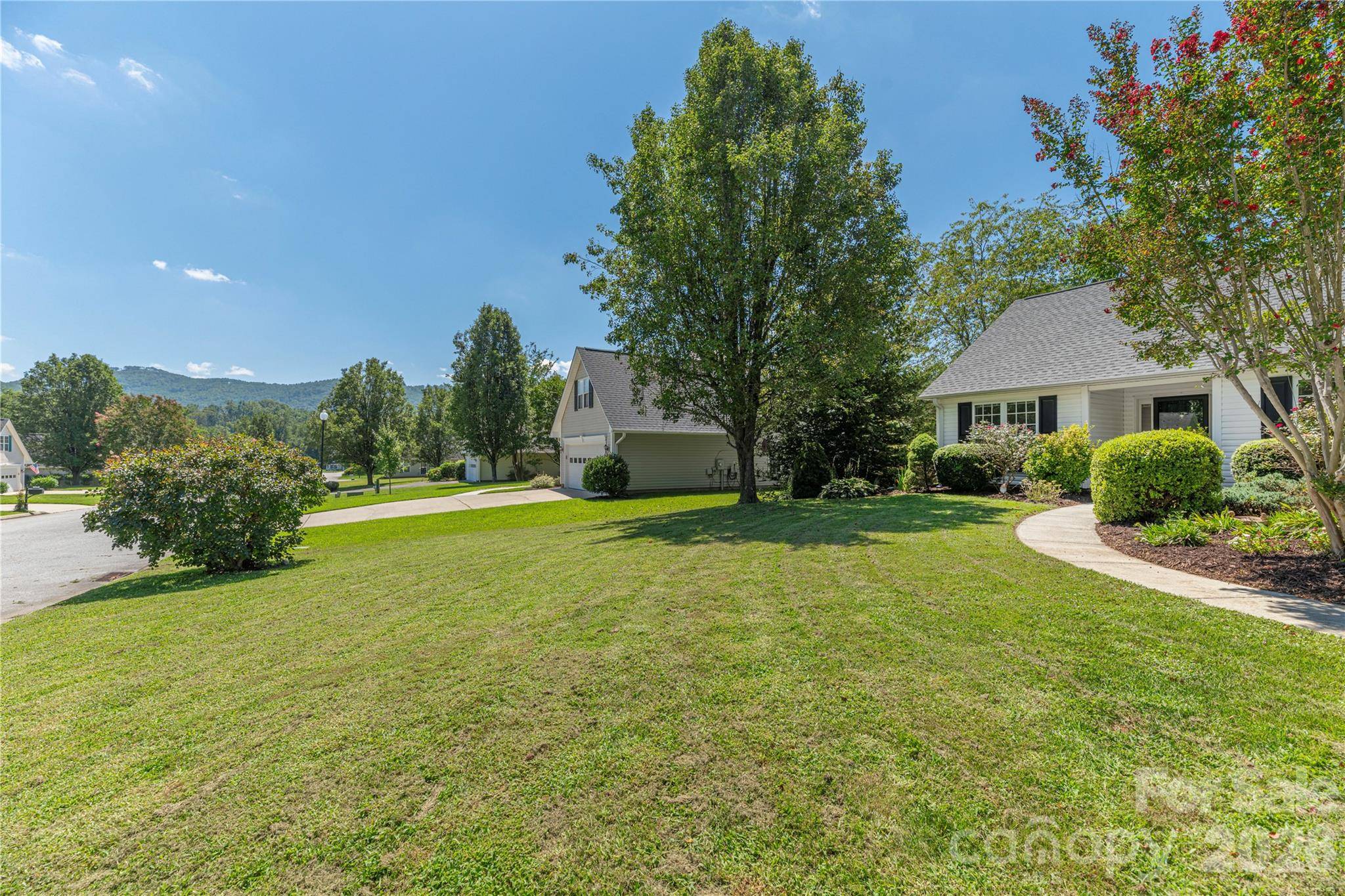 328 Planters Creek RD, Fletcher, NC 28732