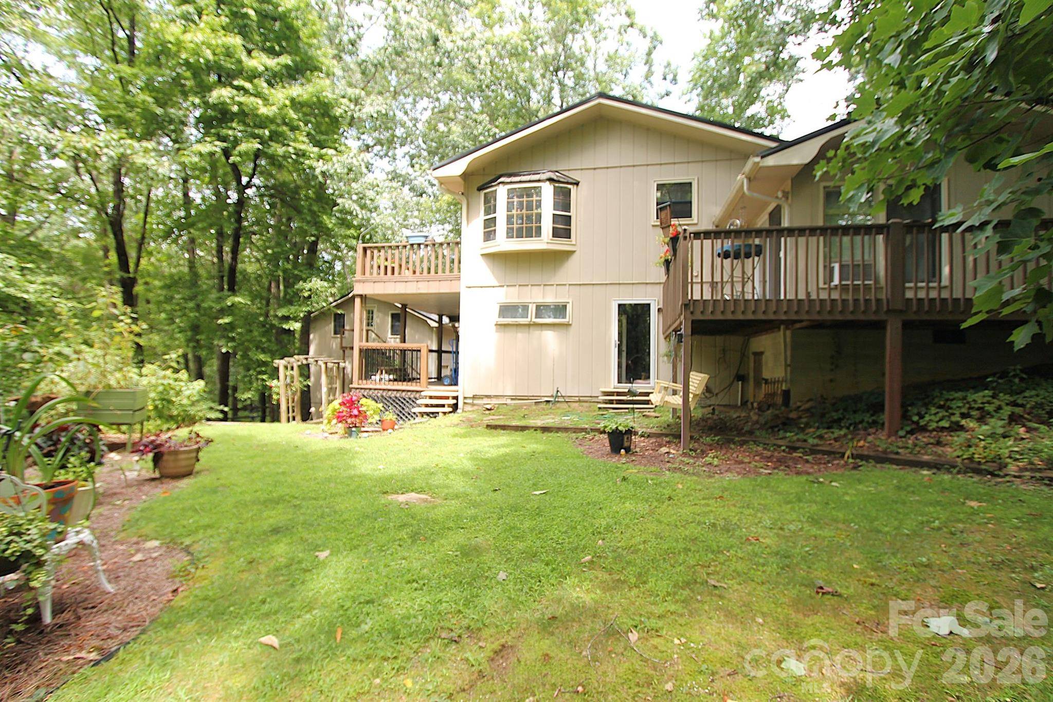 86 Pine Ridge RD, Hendersonville, NC 28792